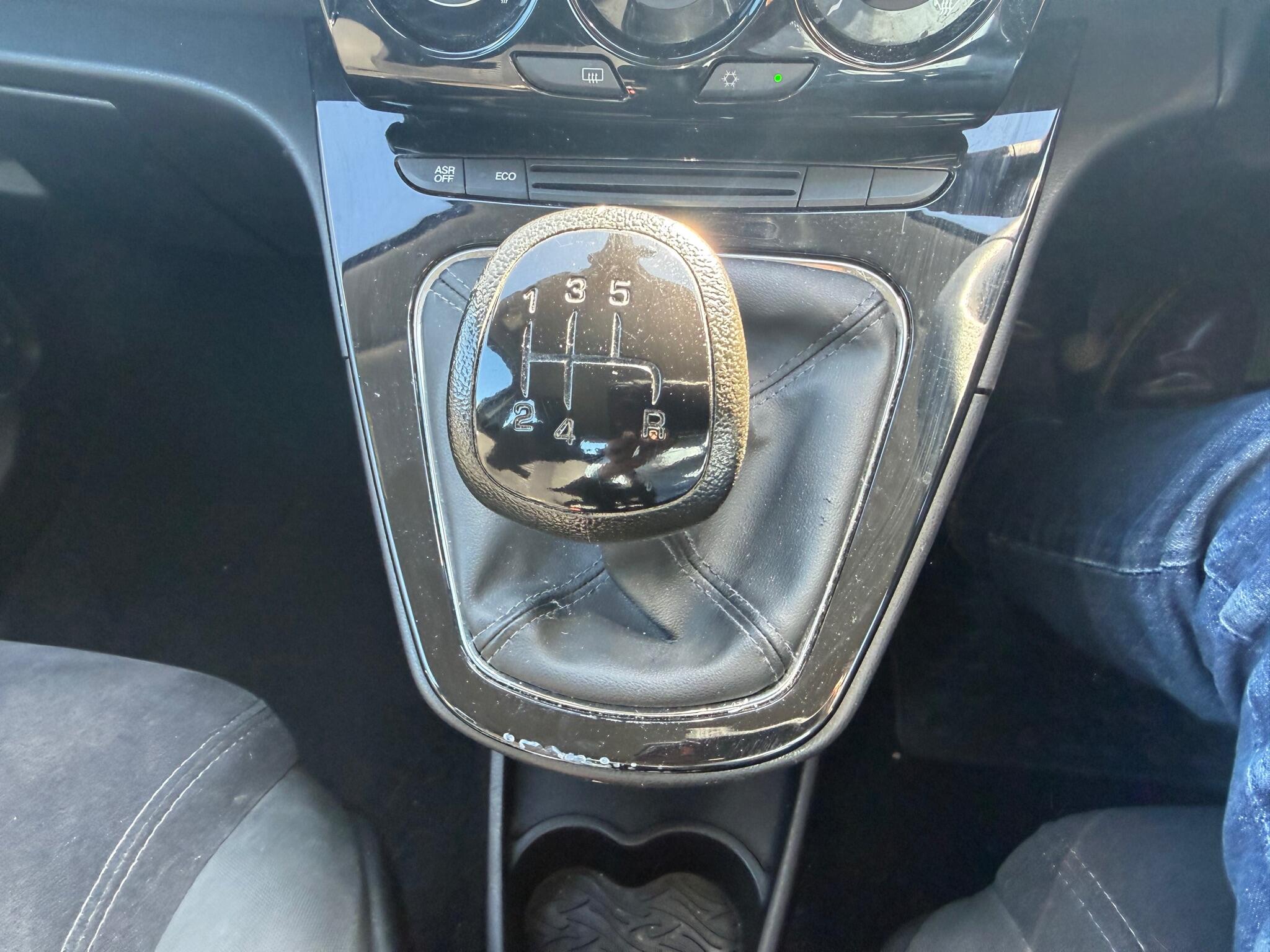 Chrysler Ypsilon view 37