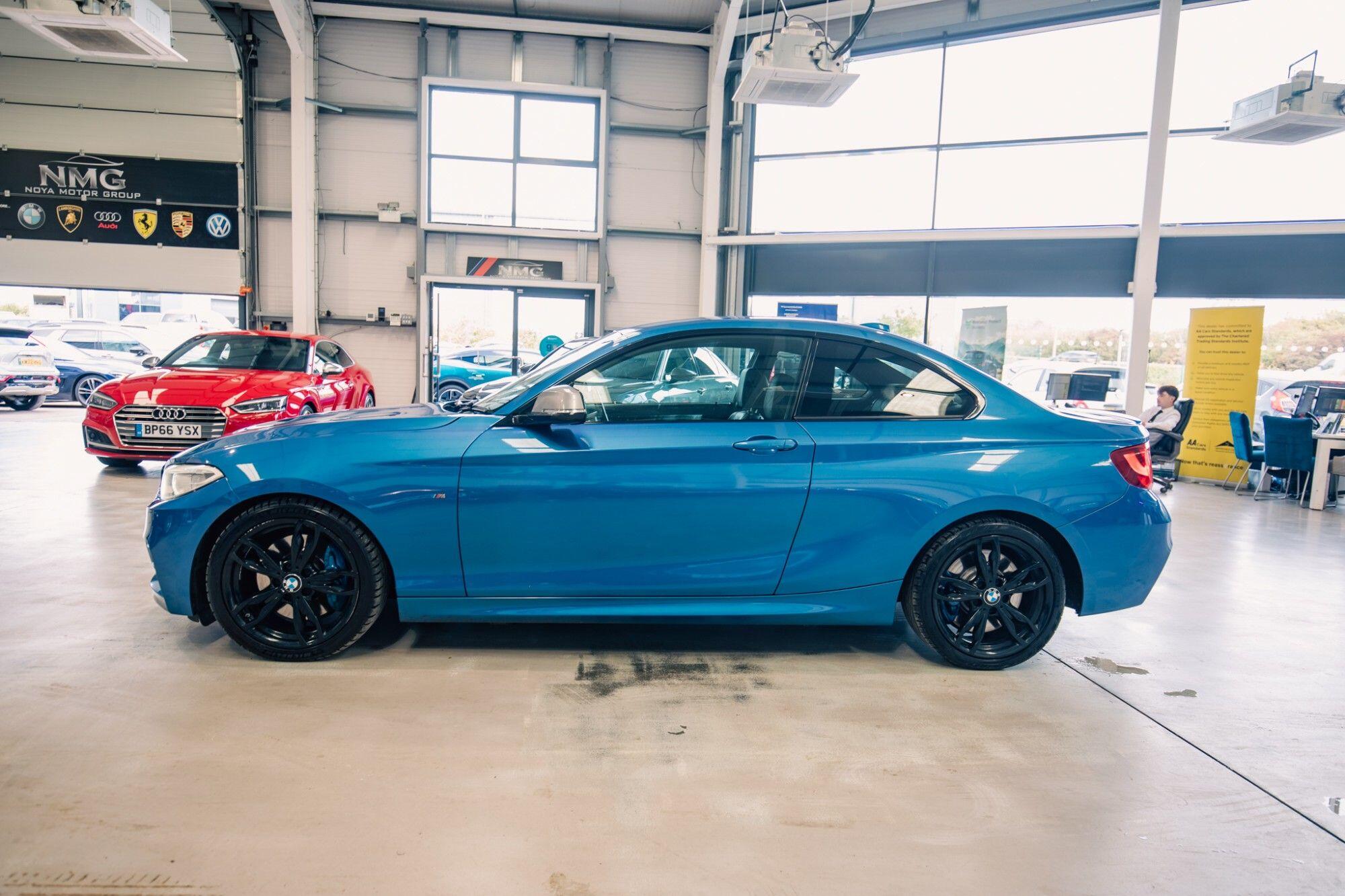 BMW 2 Series view 24