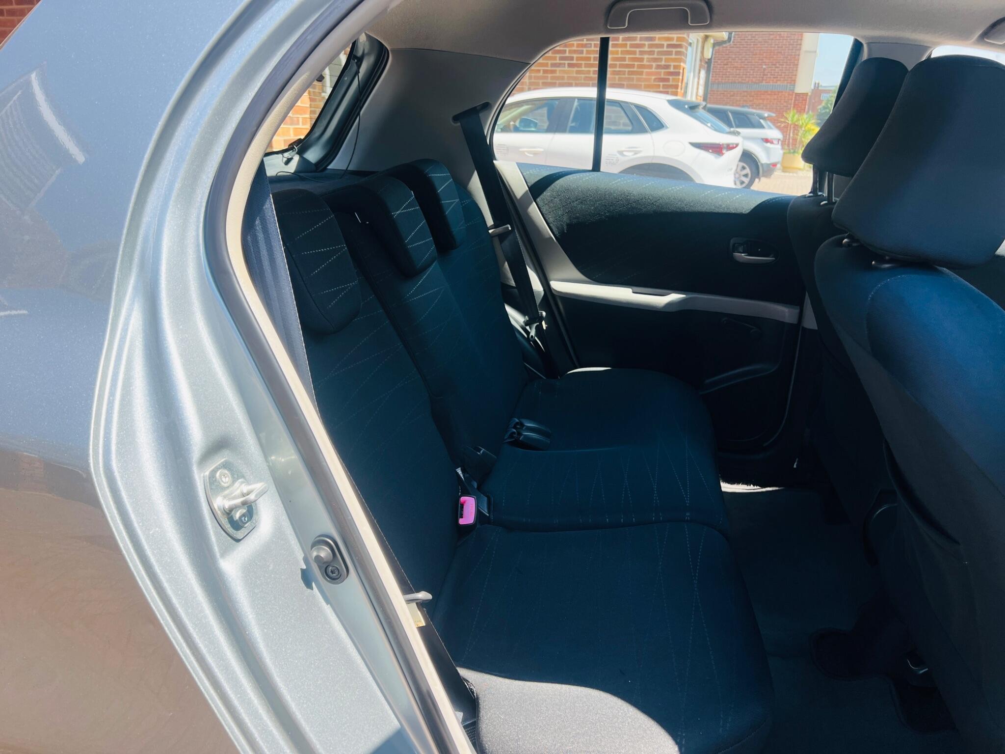 Toyota Yaris view 34