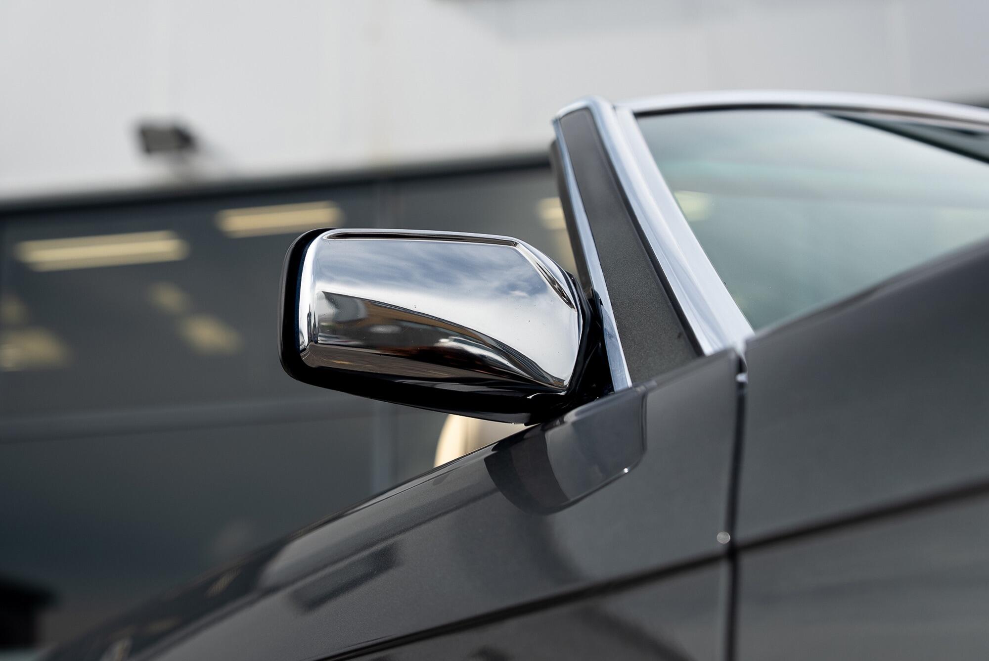 Mercedes-Benz 500 SL view 61