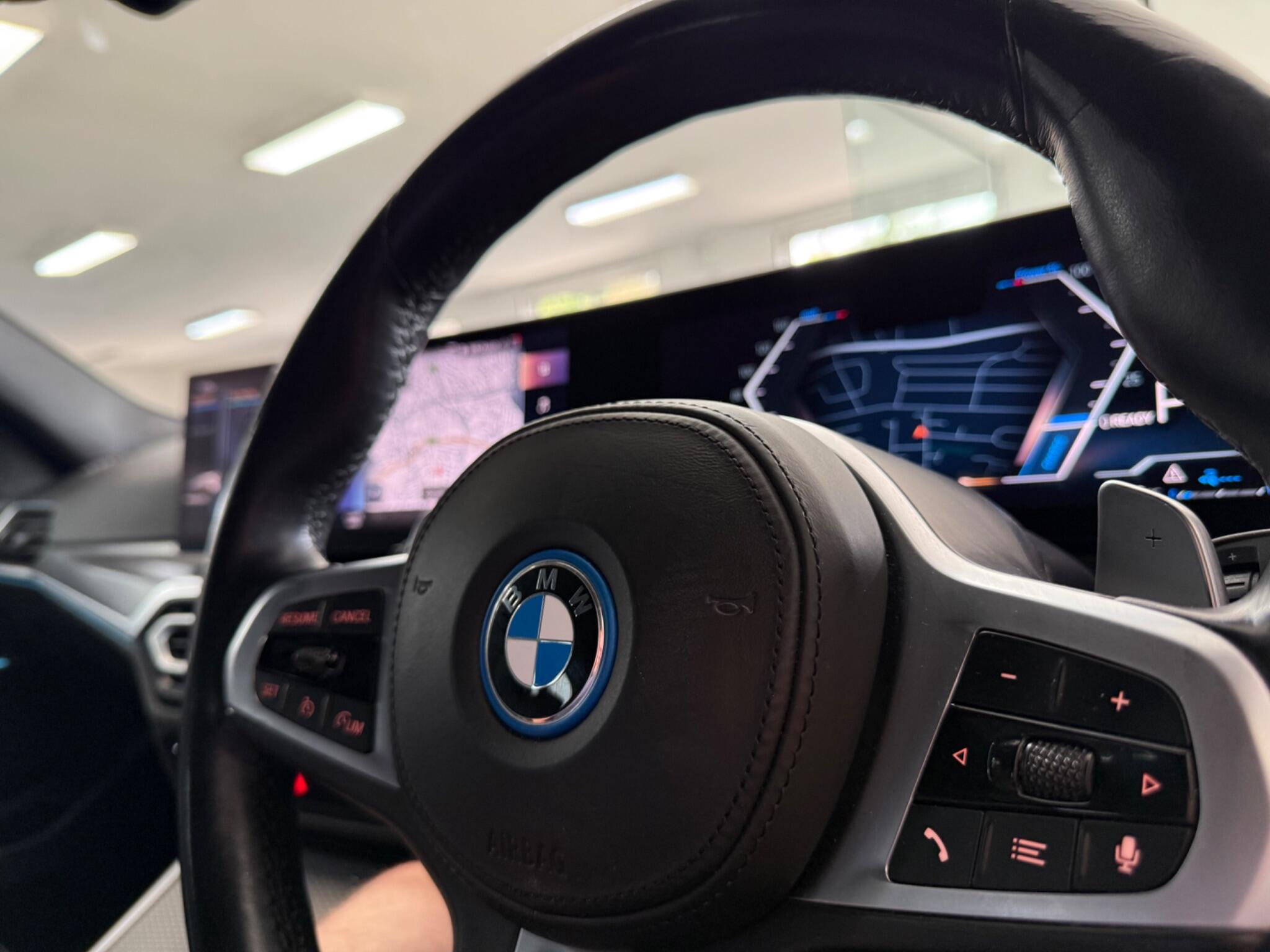 BMW 3 Series view 29