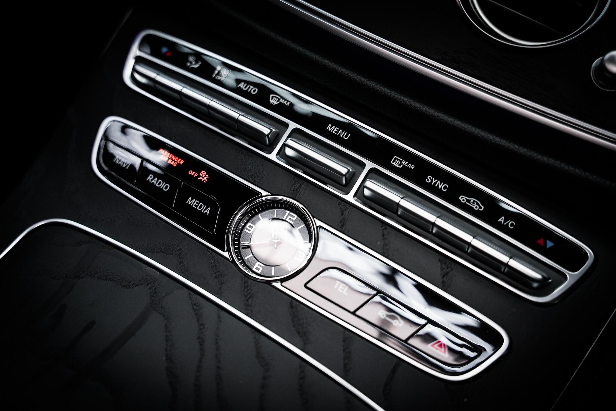 Mercedes-Benz E-Class view 44