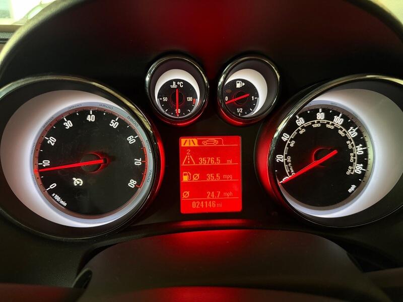 2015 Vauxhall Astra 1.4i SRi Euro 6 5dr • 24,139 miles image 32