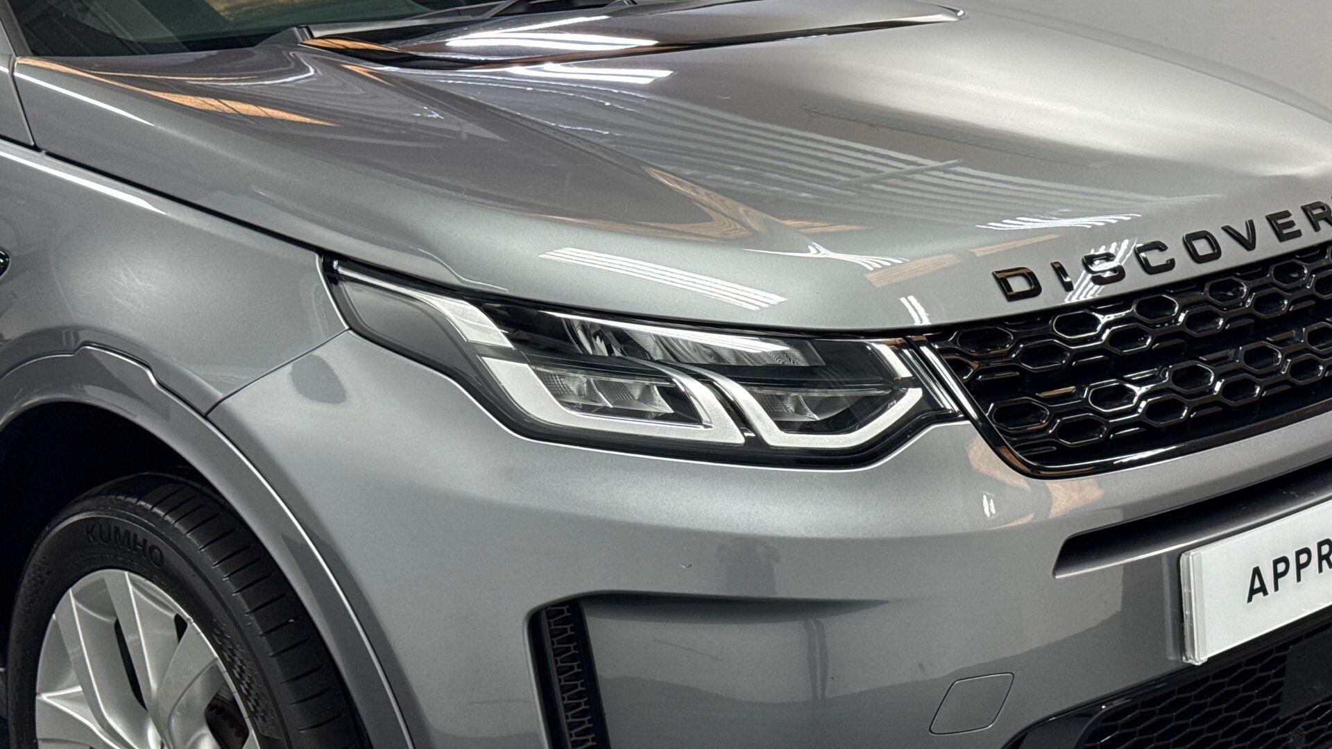 Land Rover Discovery Sport view 17