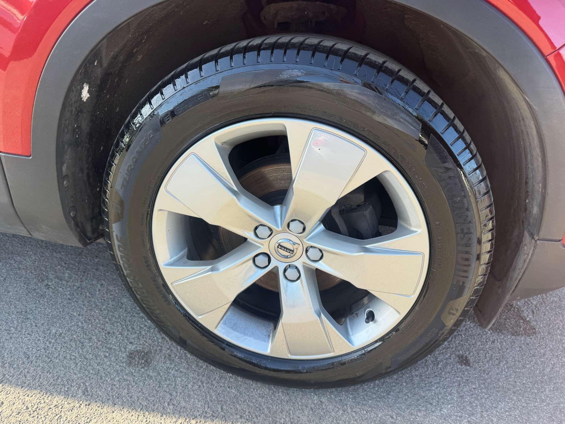 Volvo XC40 view 35