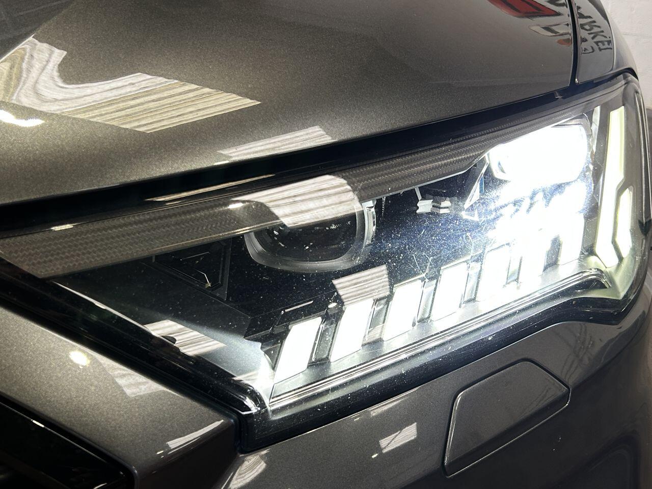 Audi Q7 view 20