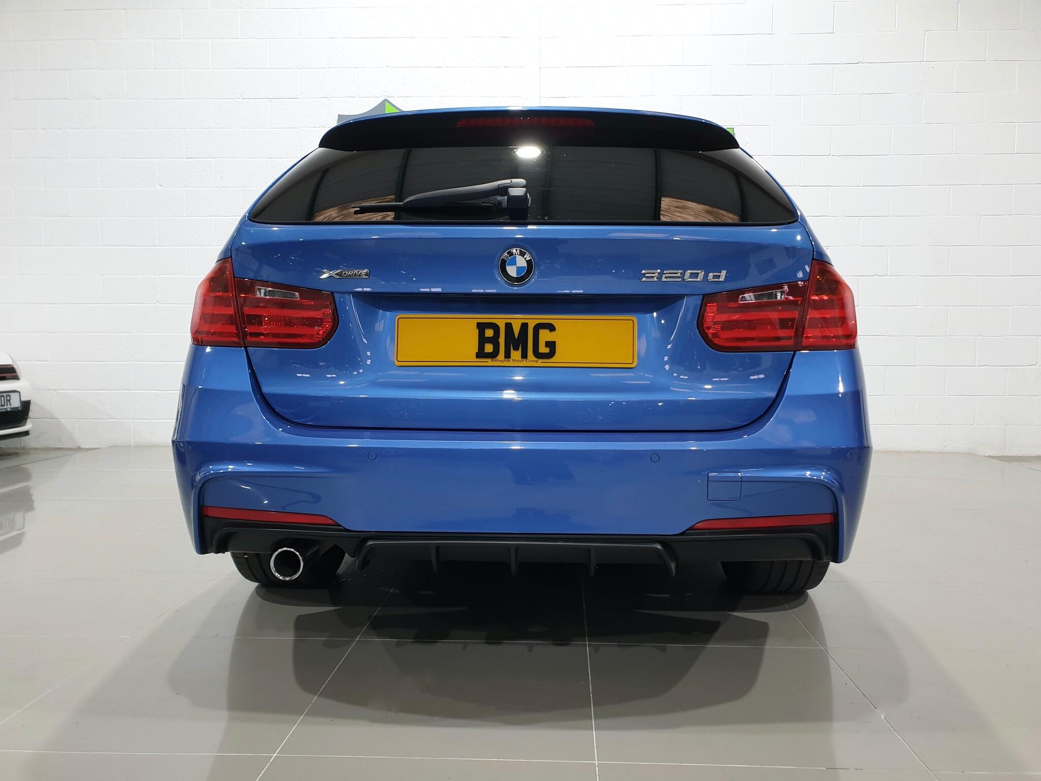 BMW 3 Series view 32