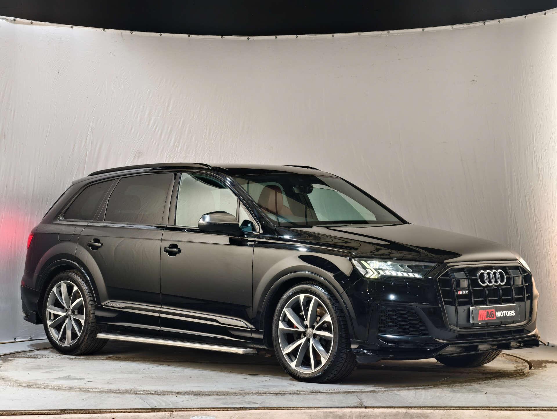Audi SQ7 view 2