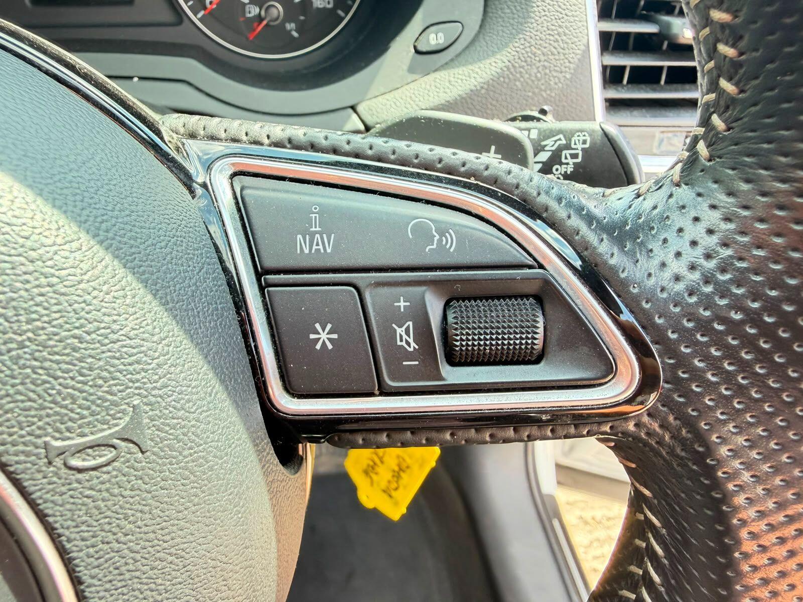 Audi Q3 view 25