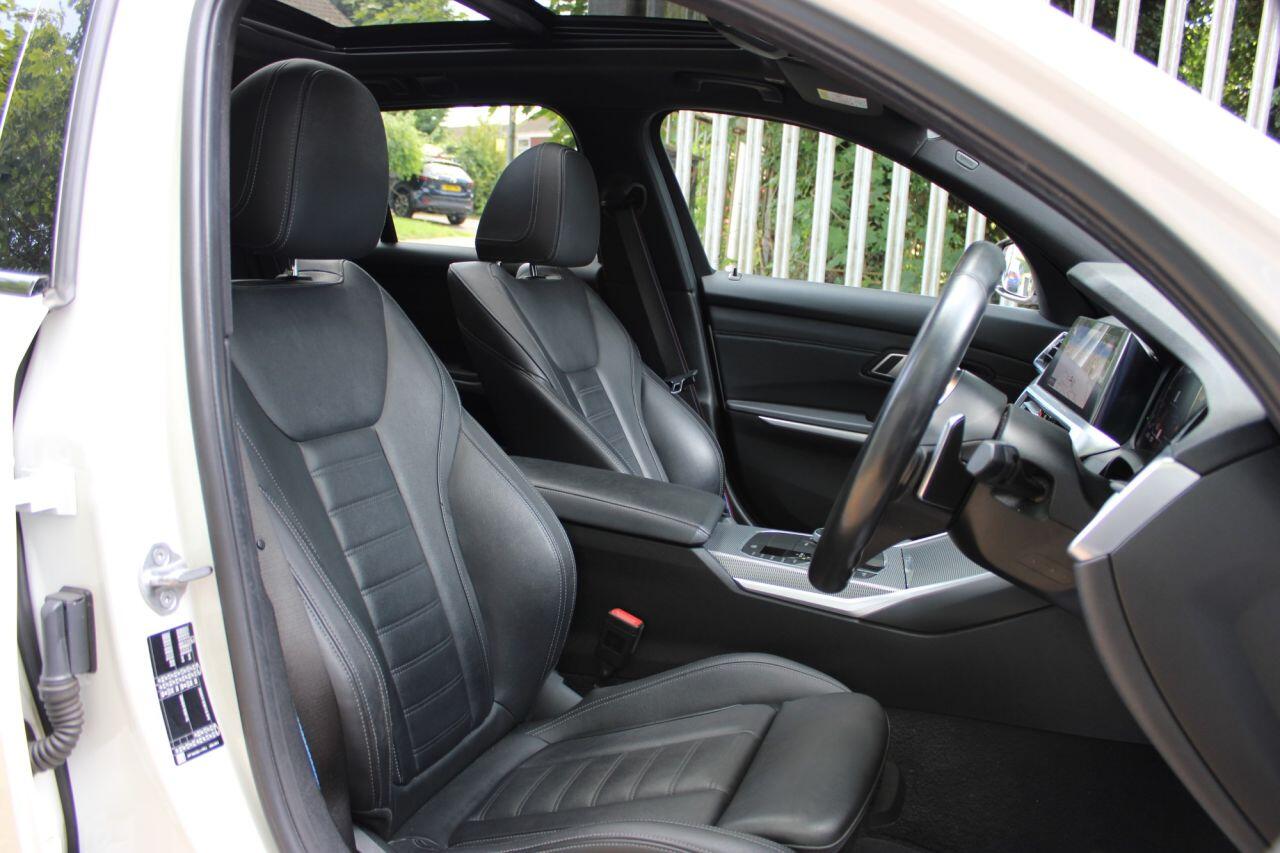 BMW 3 Series view 14