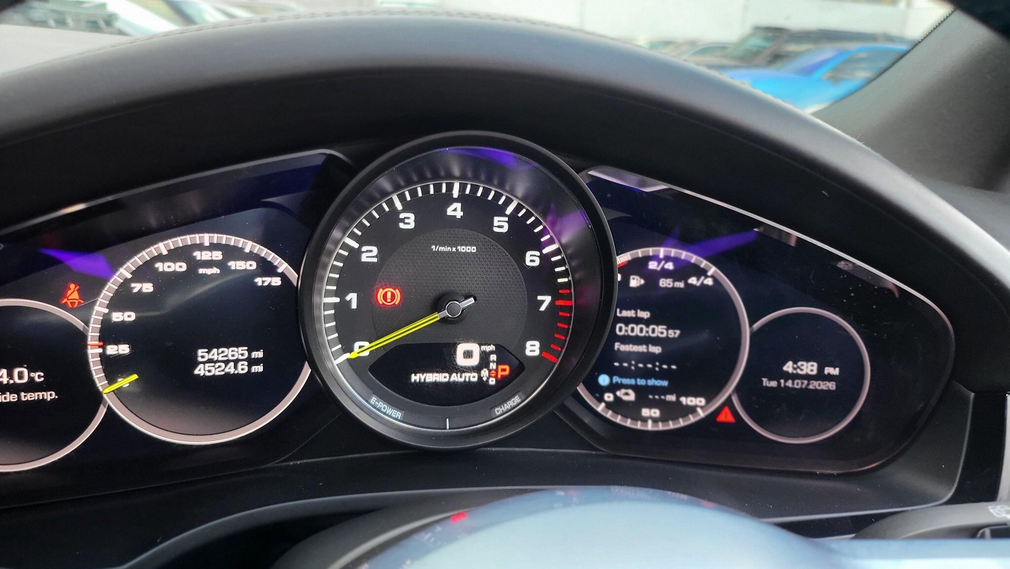 Porsche Cayenne view 34