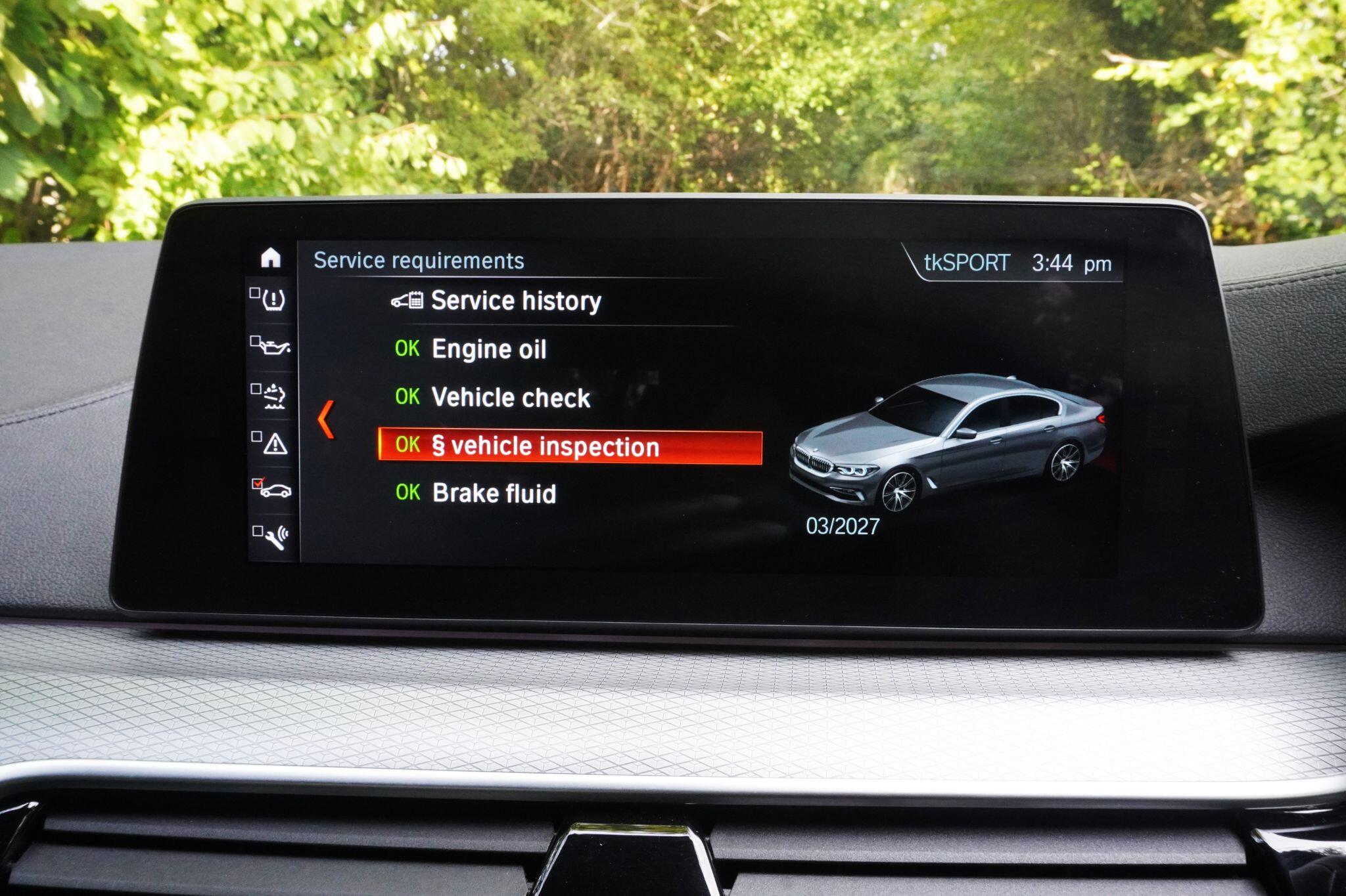 BMW 5 Series view 40