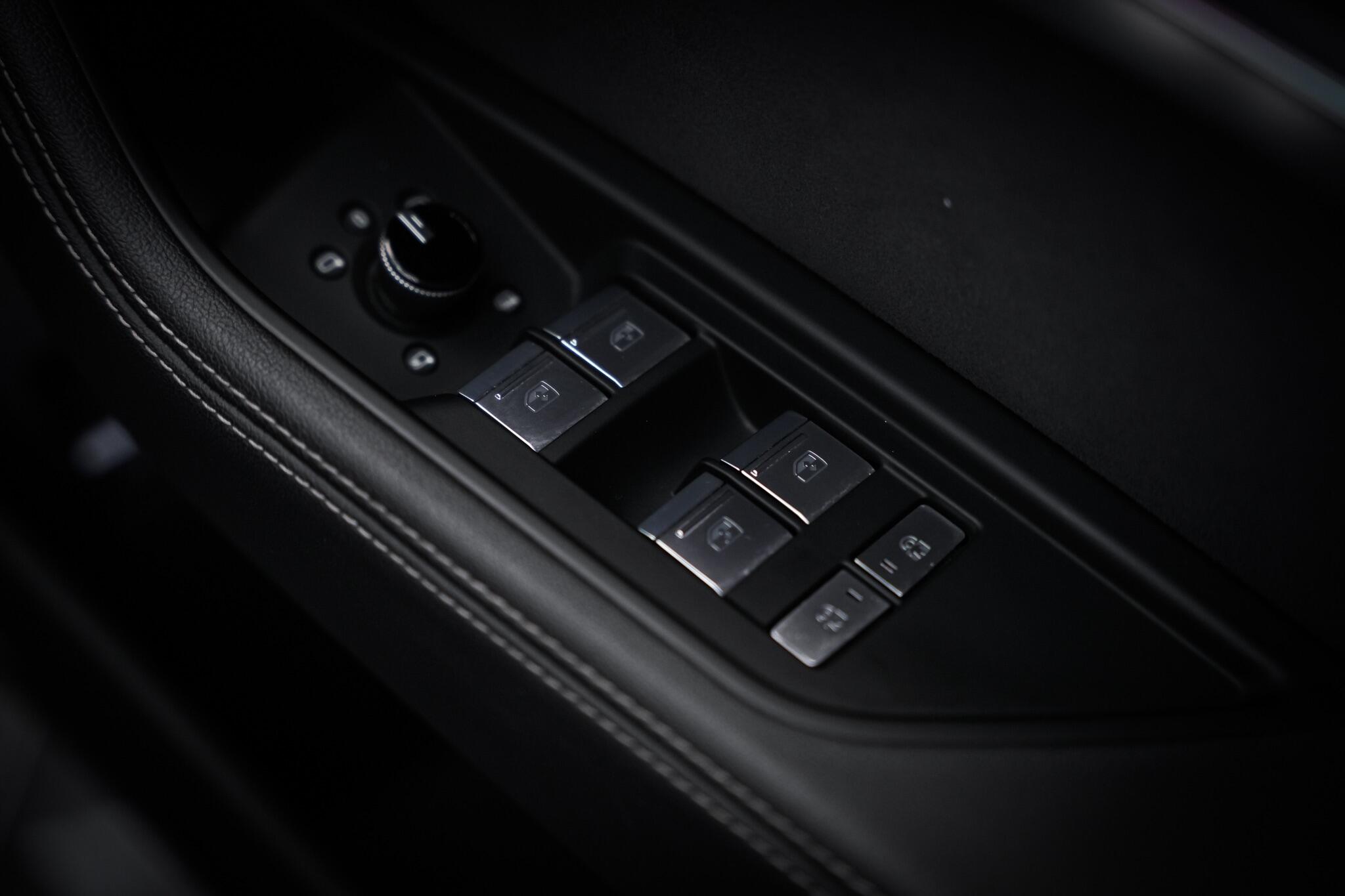 Audi E-Tron view 51