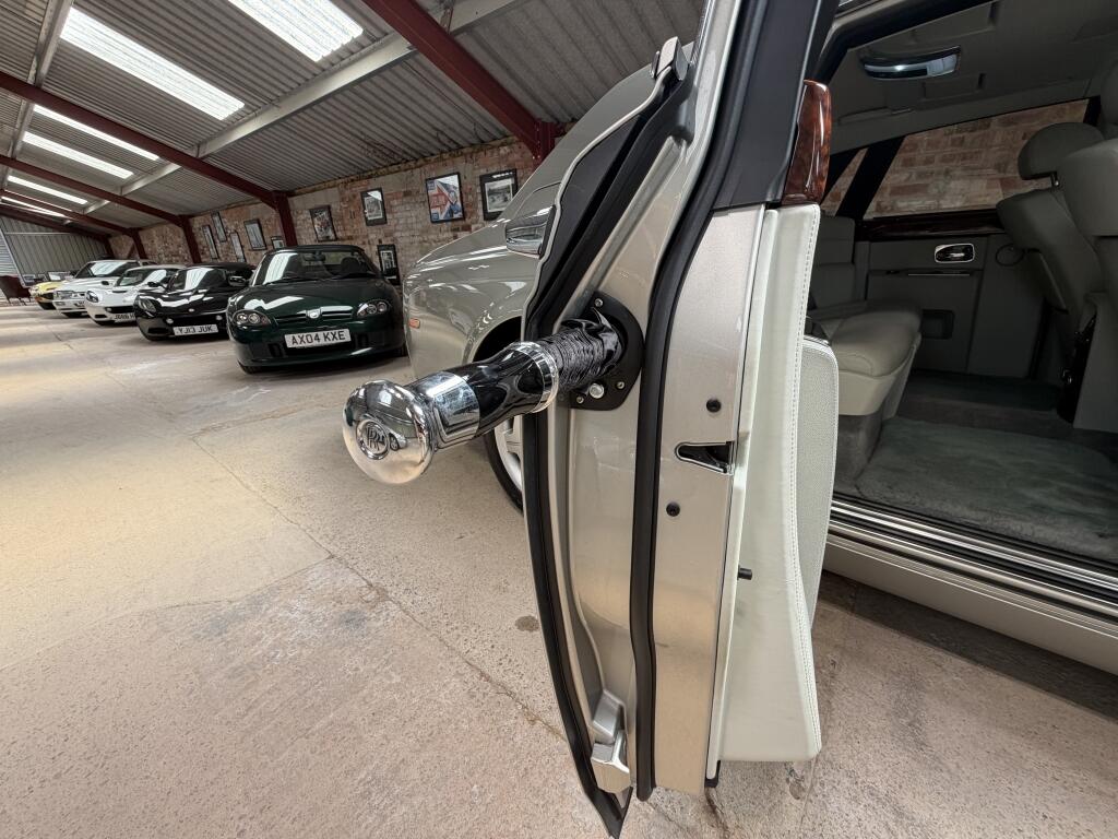 Rolls-Royce Phantom view 27