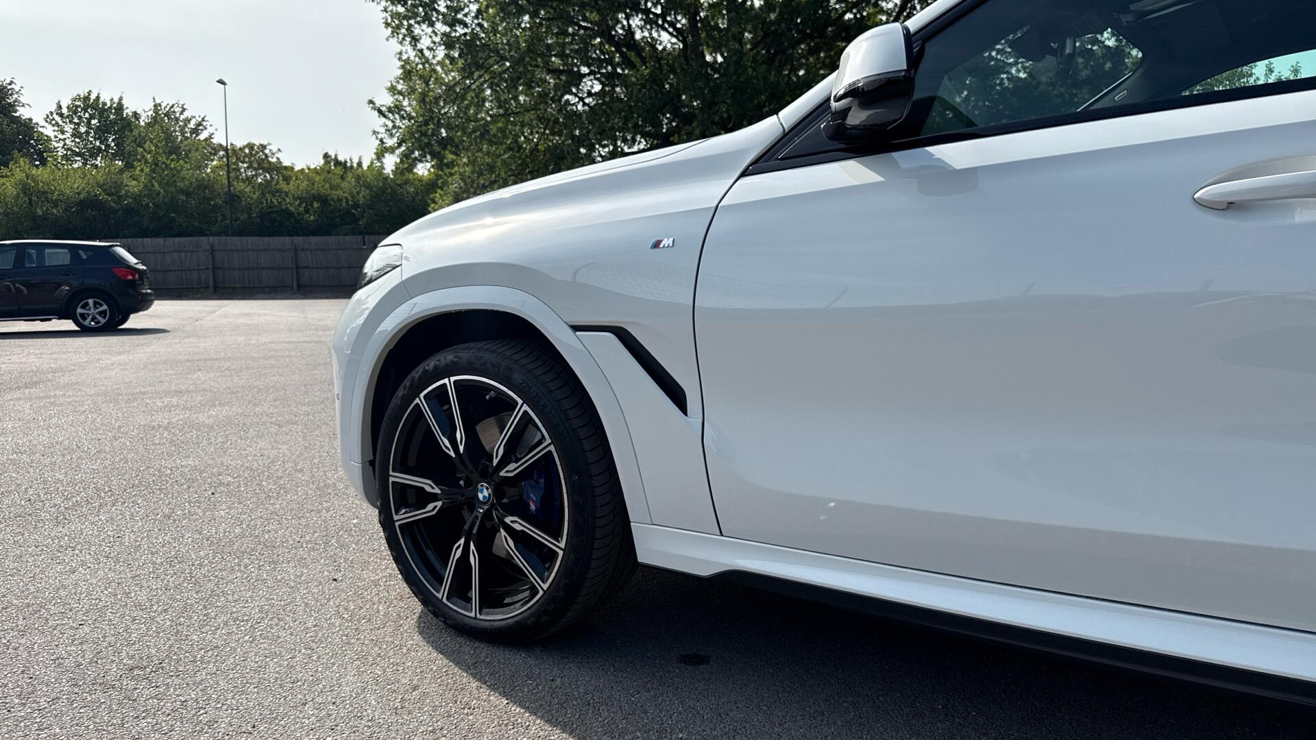 BMW X6 view 27