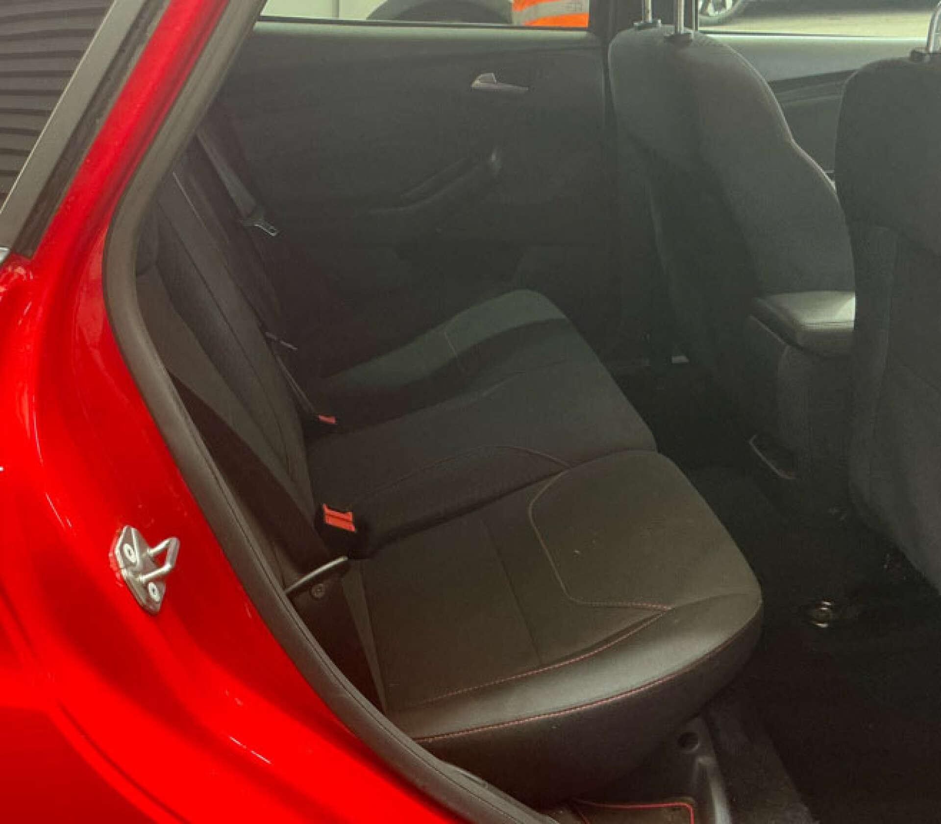Ford Focus view 5