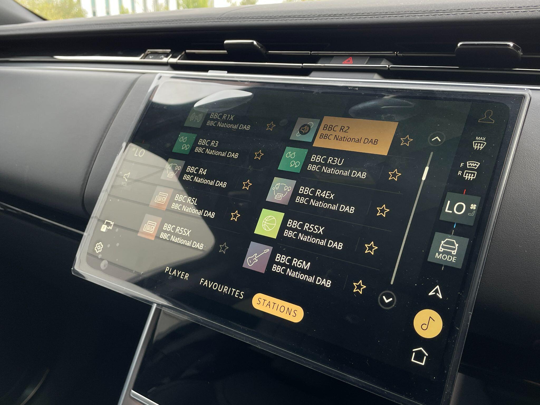 Land Rover Range Rover view 25