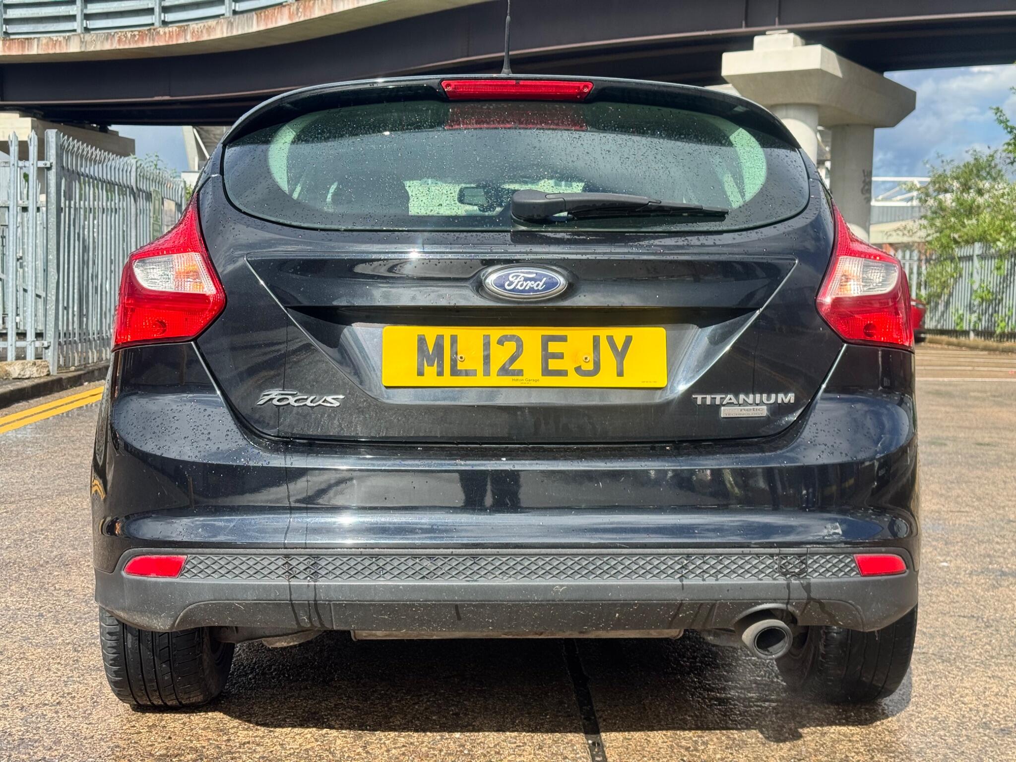 Ford Focus view 13
