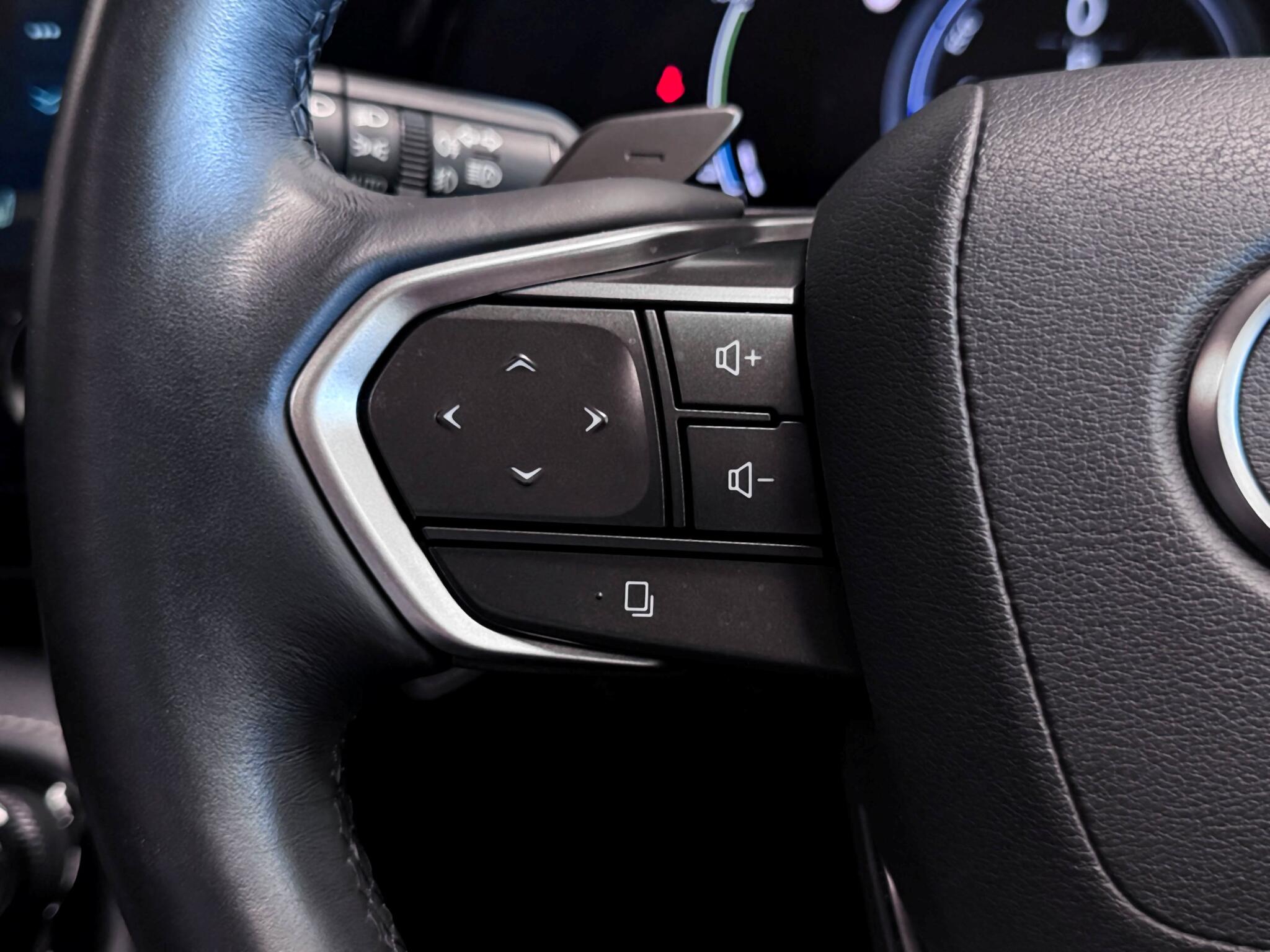Lexus NX view 33