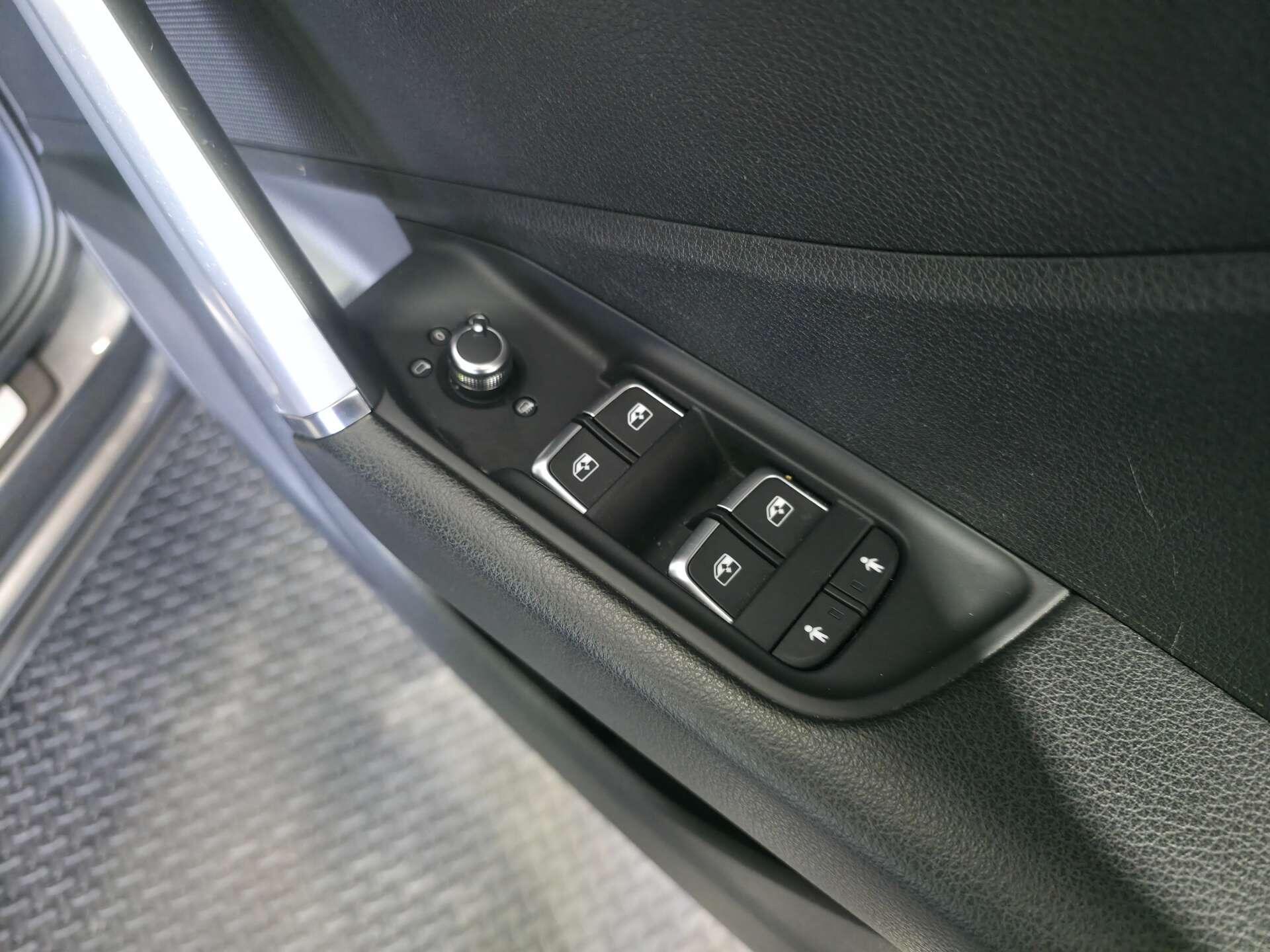 Audi Q2 view 22