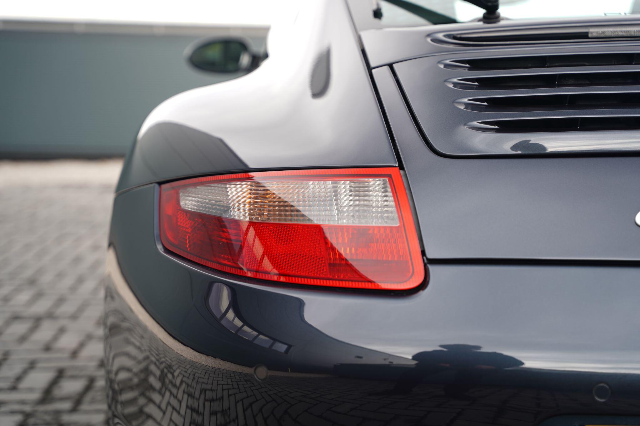 Porsche 911 view 65