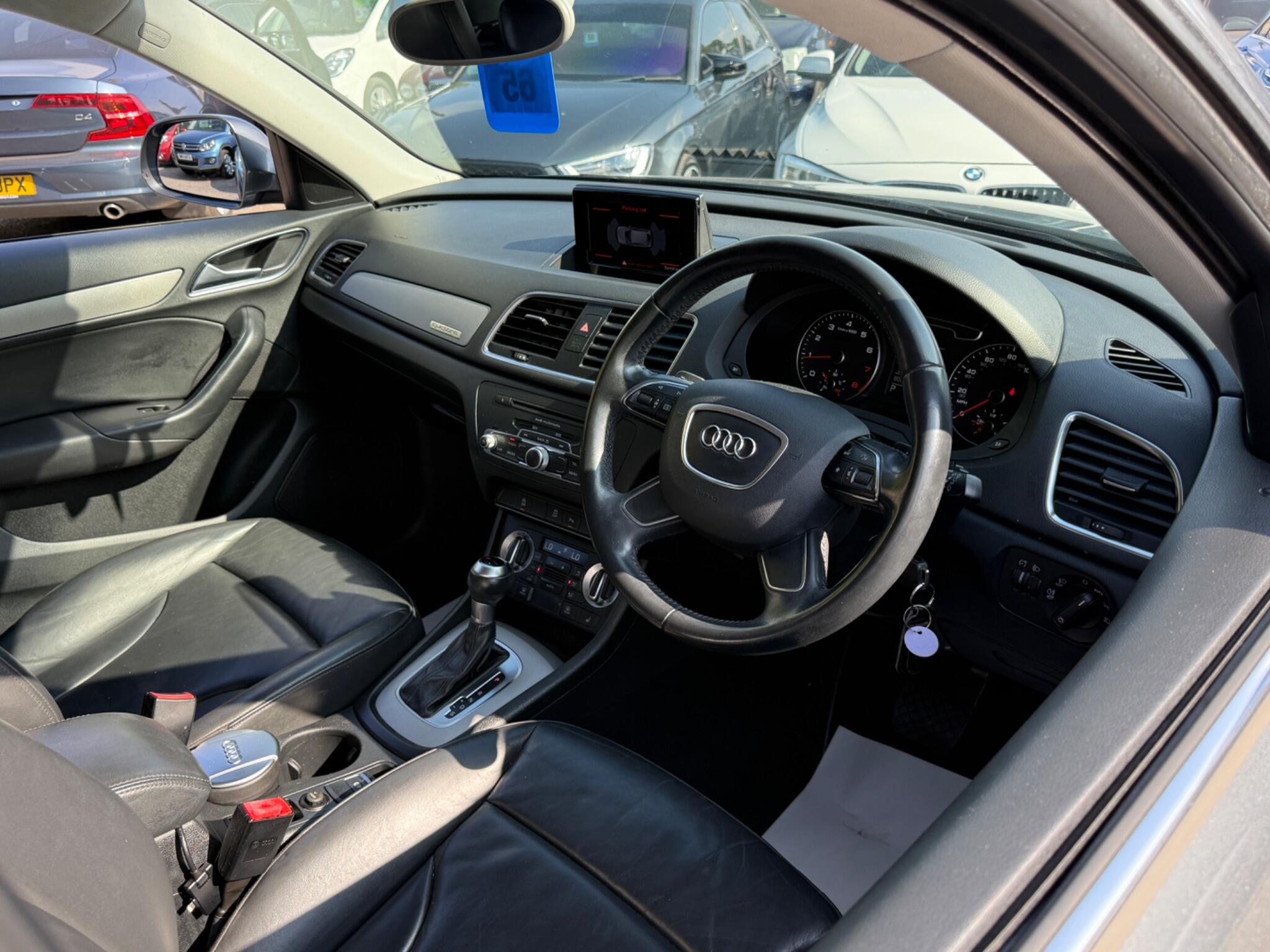 Audi Q3 - Image 3