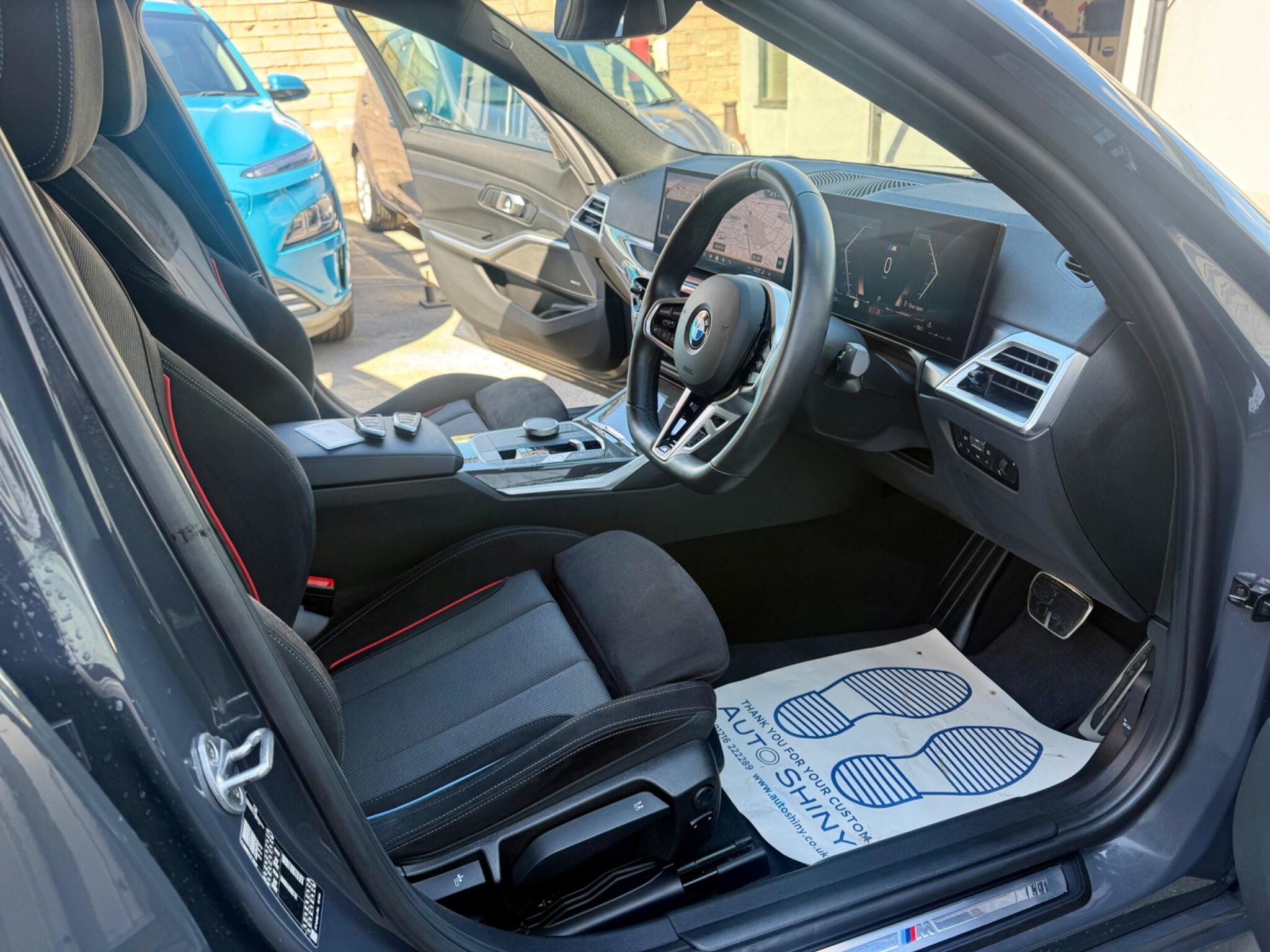 BMW 3 Series view 11