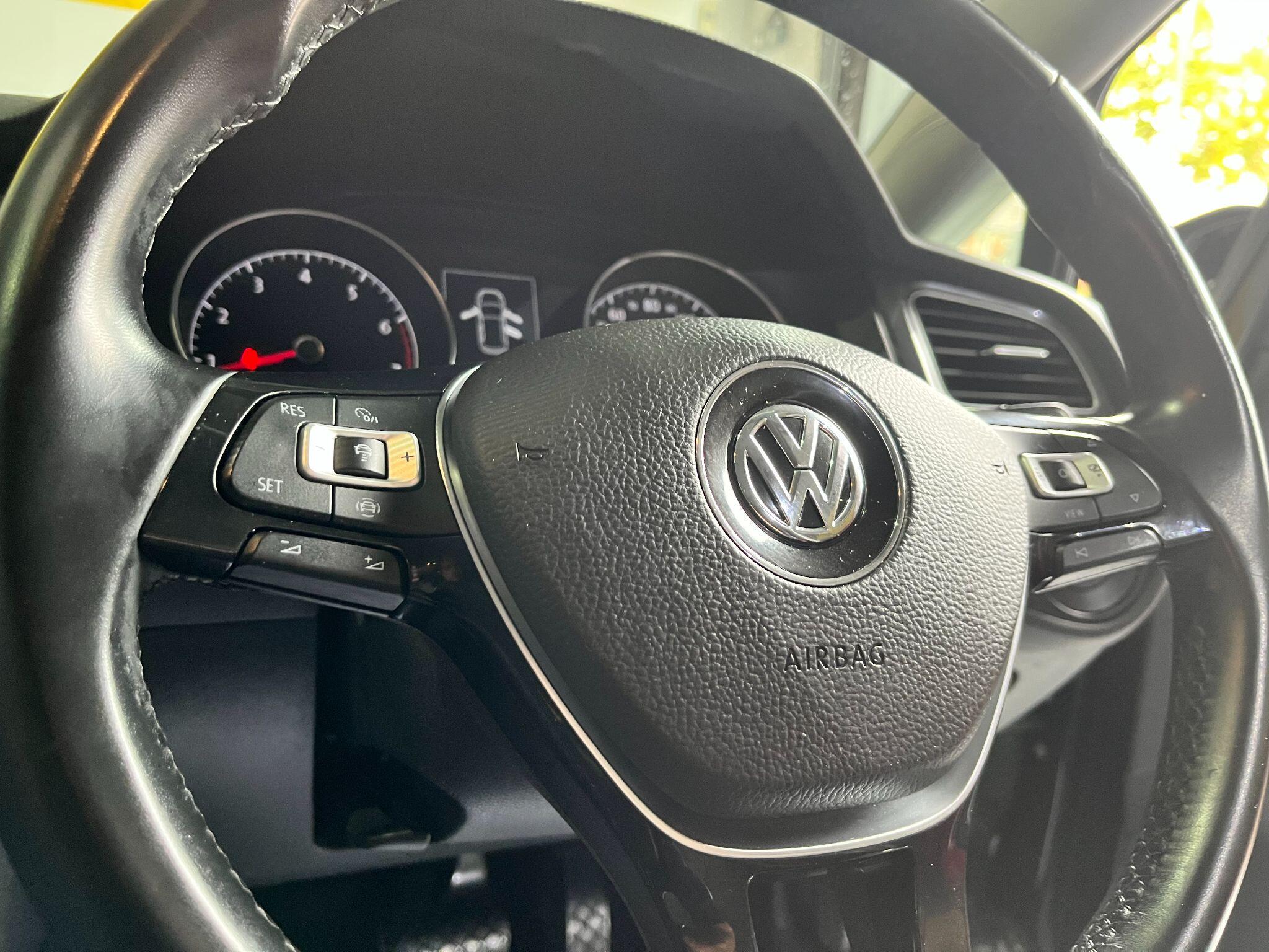 Volkswagen Golf view 41
