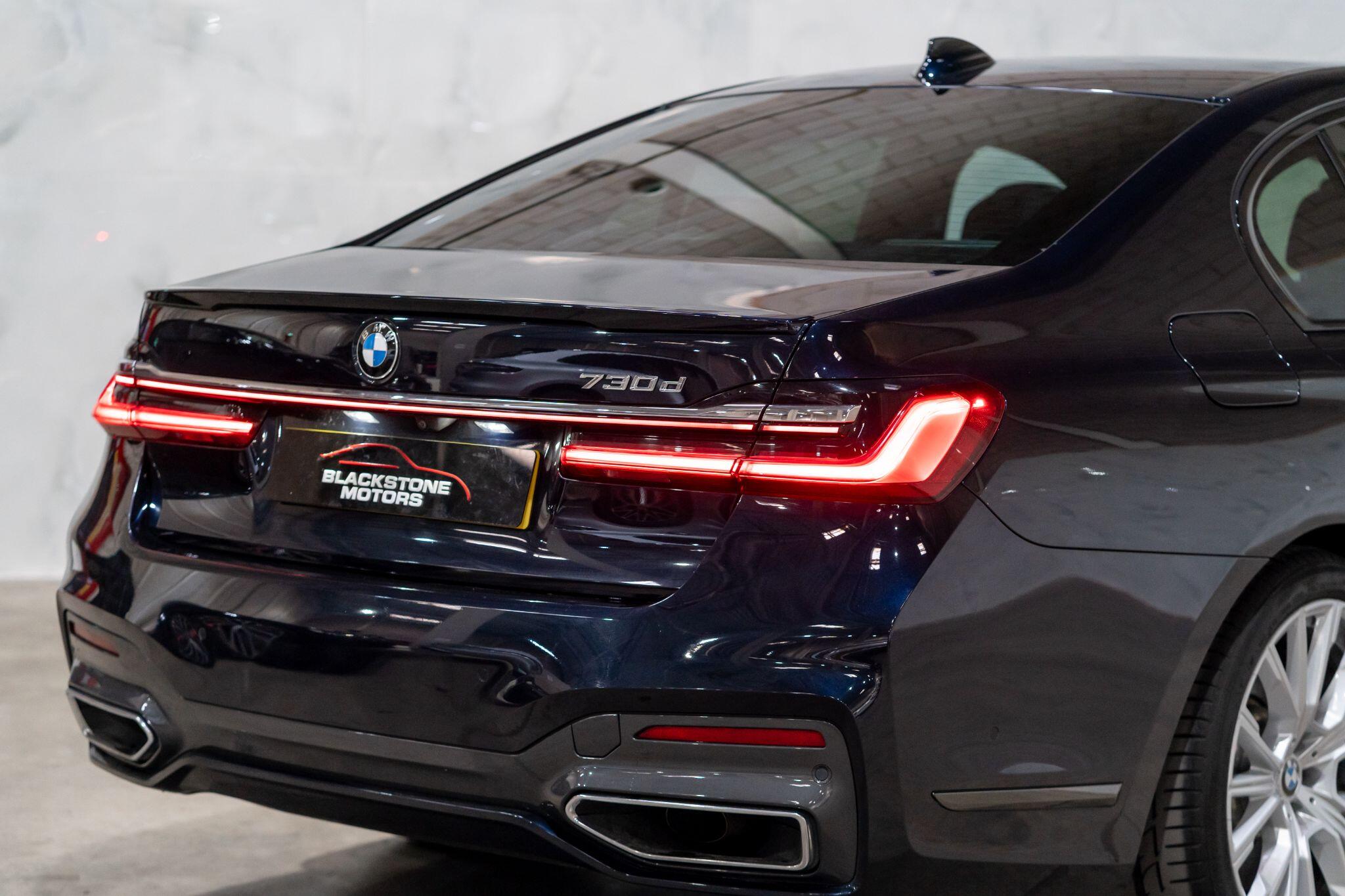 BMW 7 Series view 41