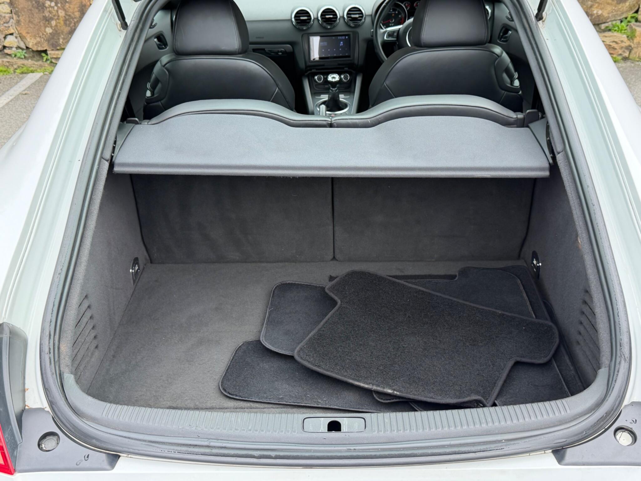 Audi TT view 21