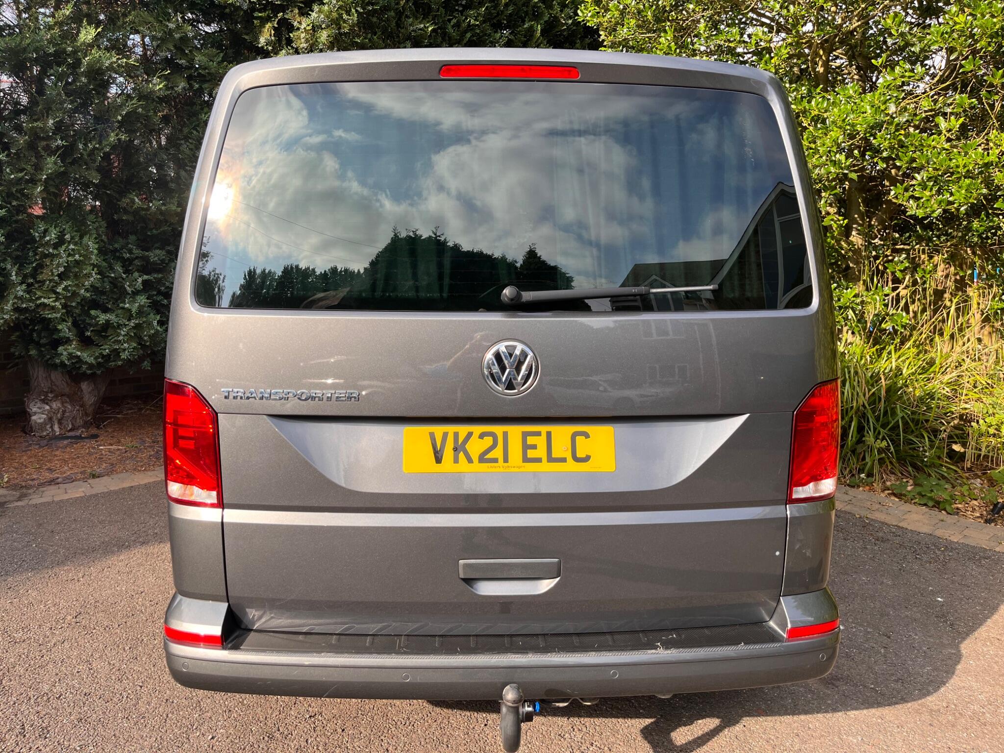 Volkswagen Transporter view 13