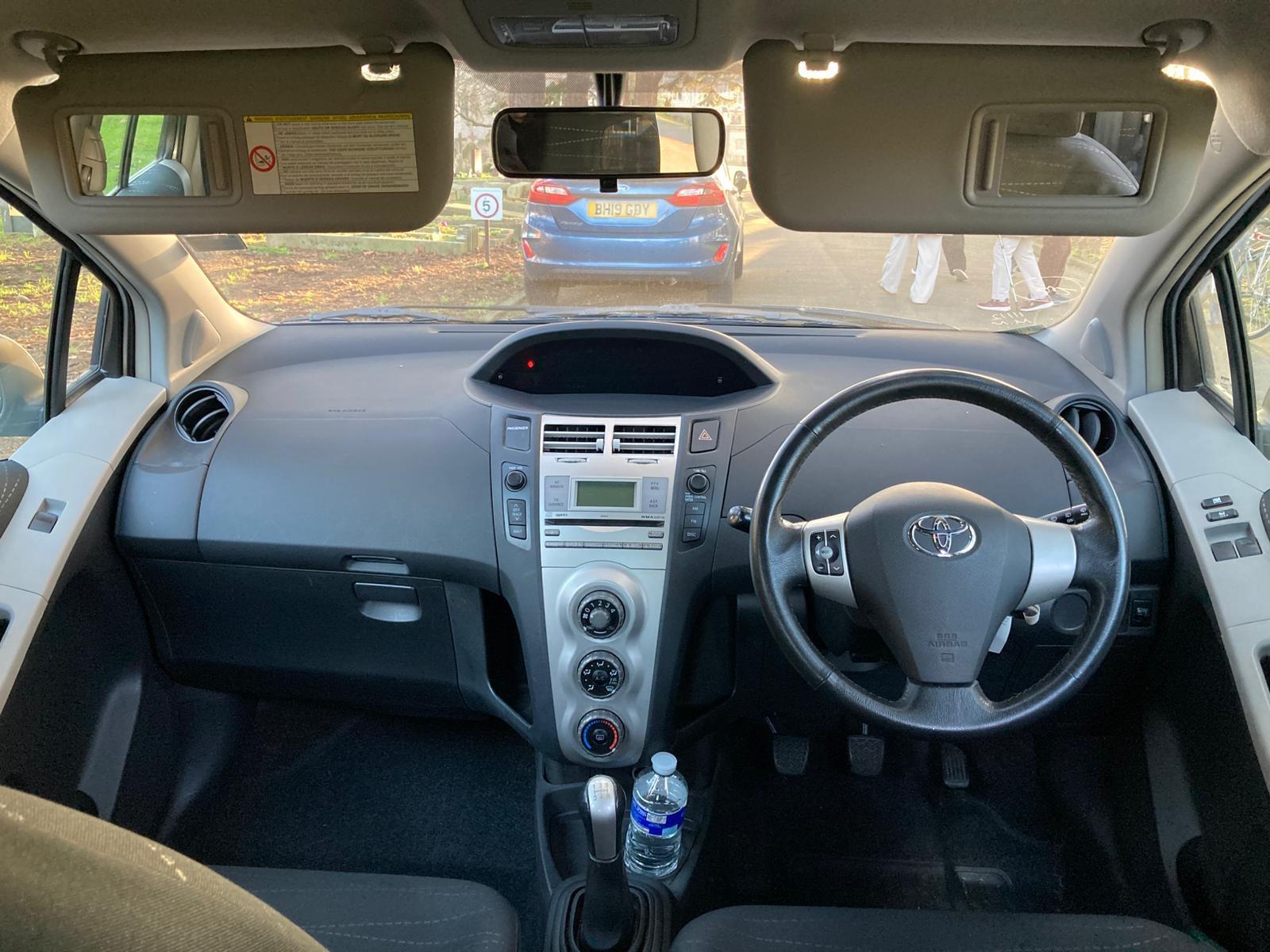 Toyota Yaris view 13