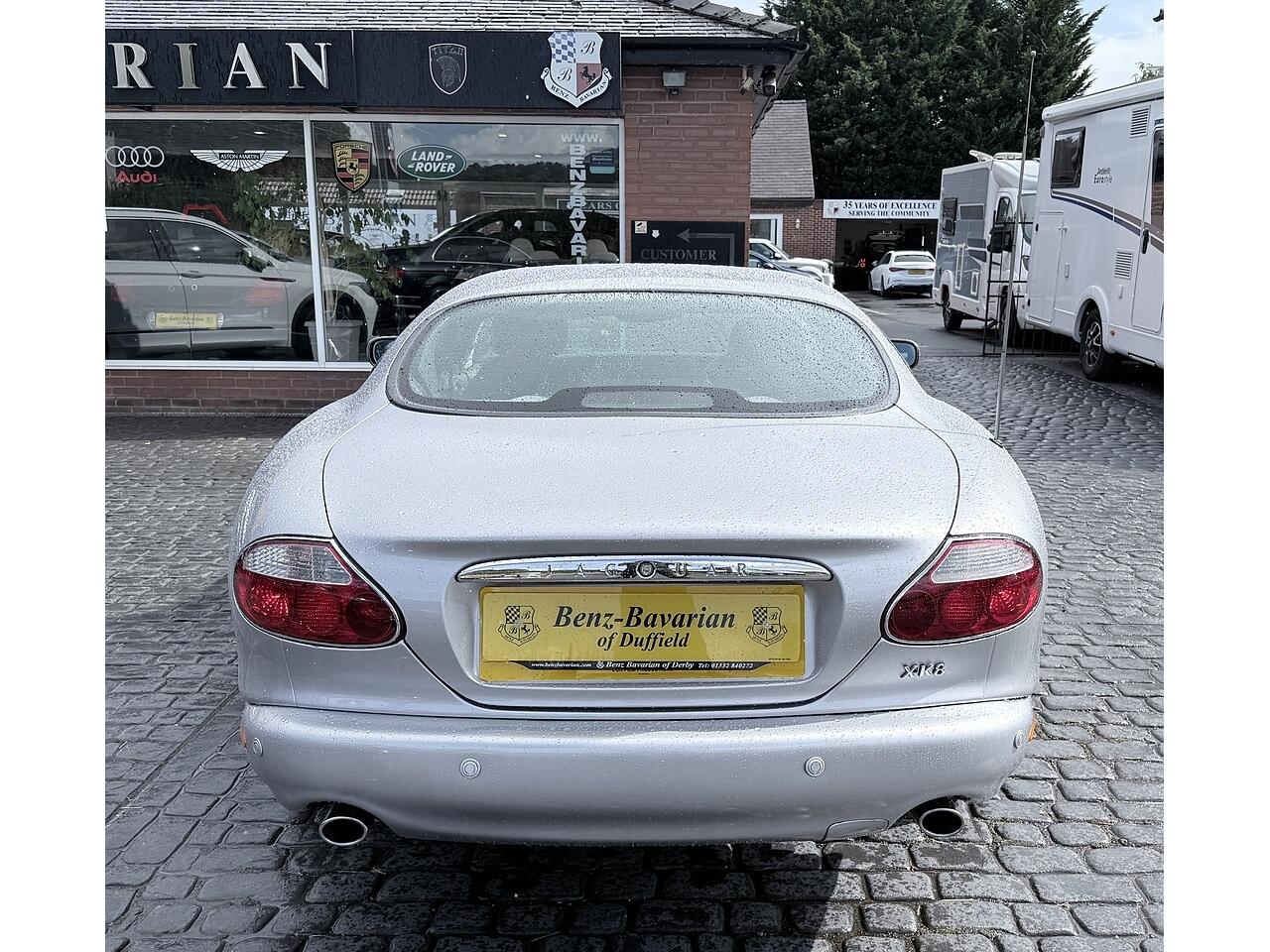 Jaguar XK8 view 8