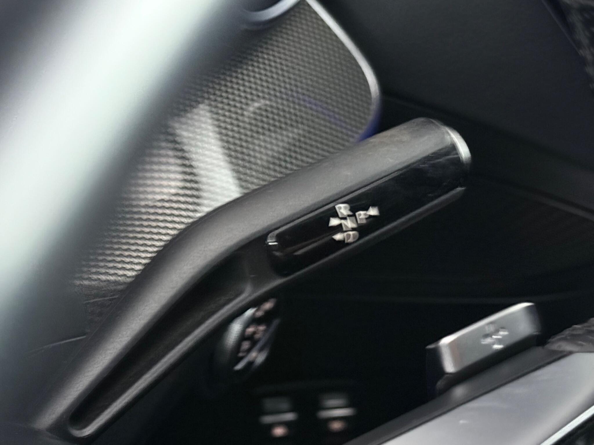 Mercedes-Benz C-Class view 19