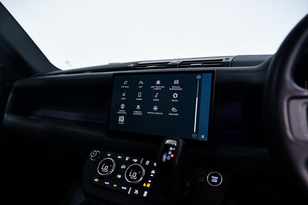 Land Rover Defender view 23
