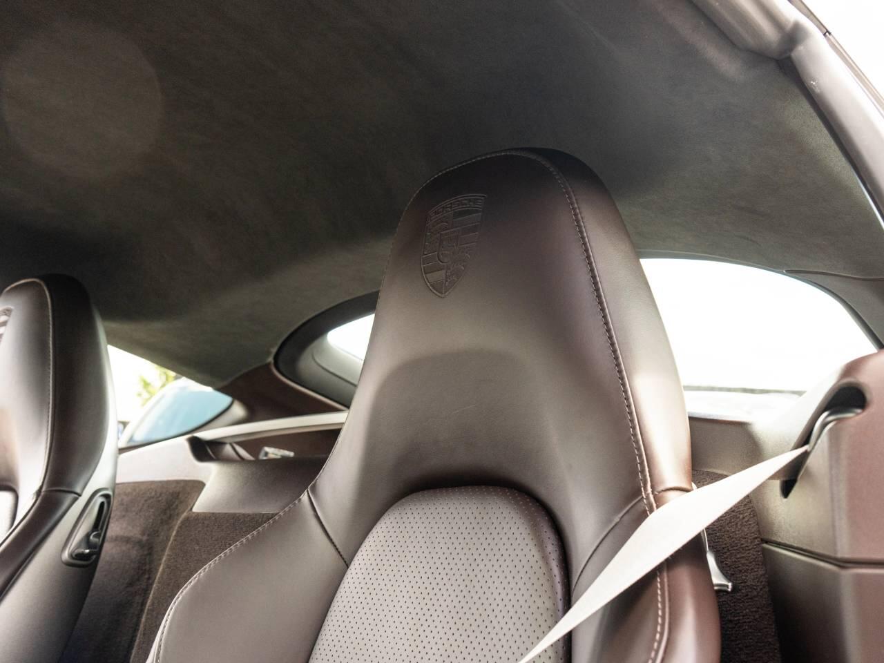 Porsche Cayman view 41