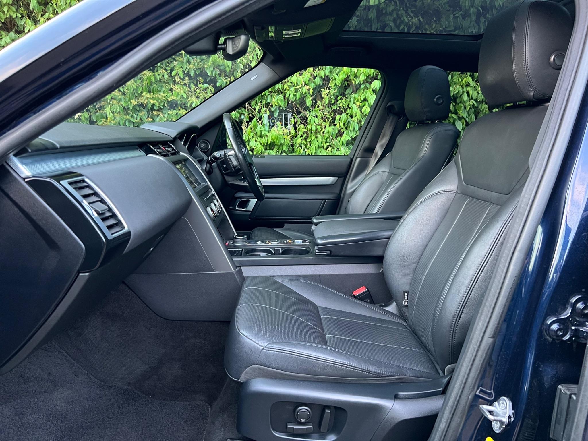 Land Rover Discovery view 9