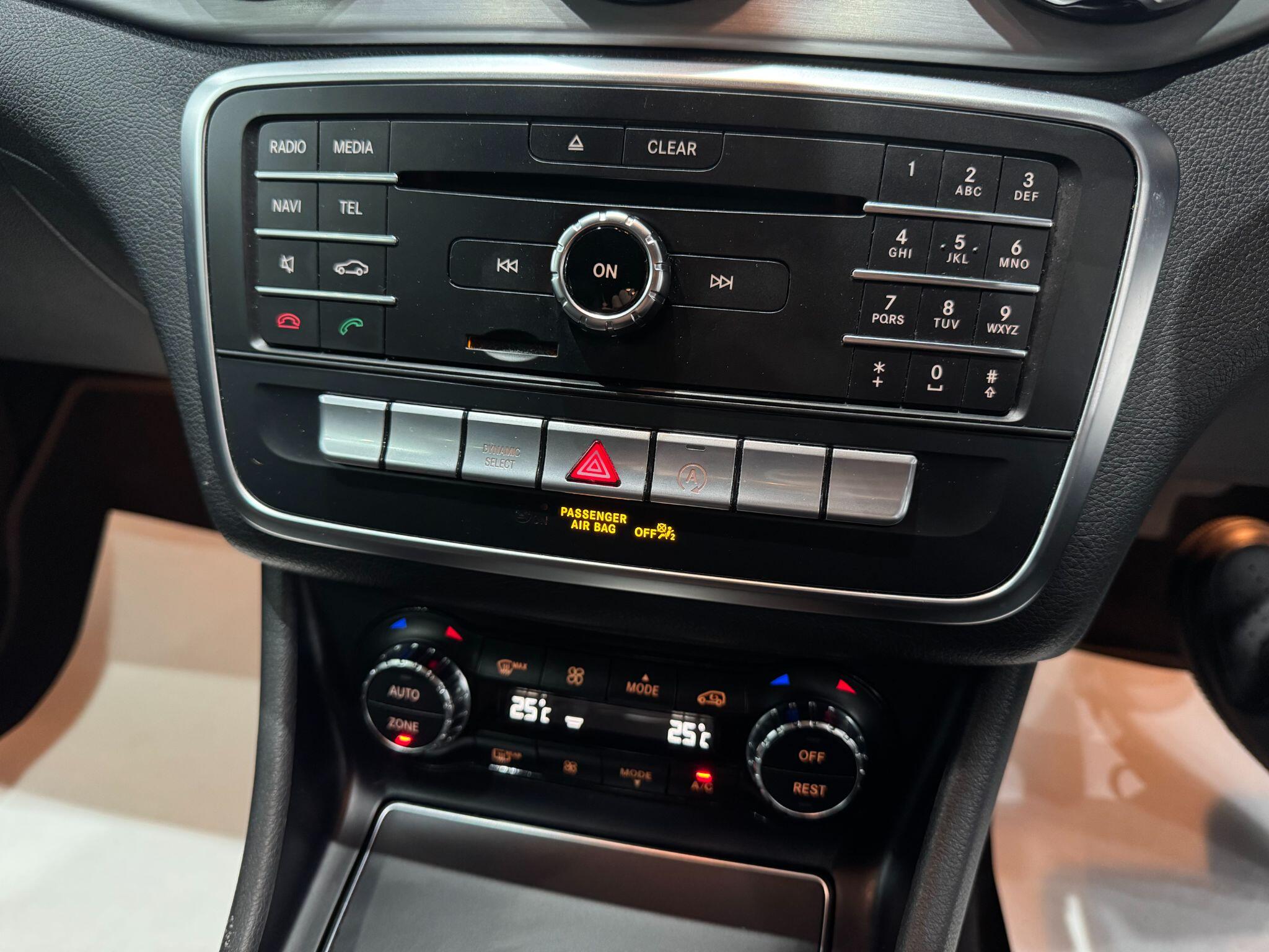 Mercedes-Benz Gla view 40