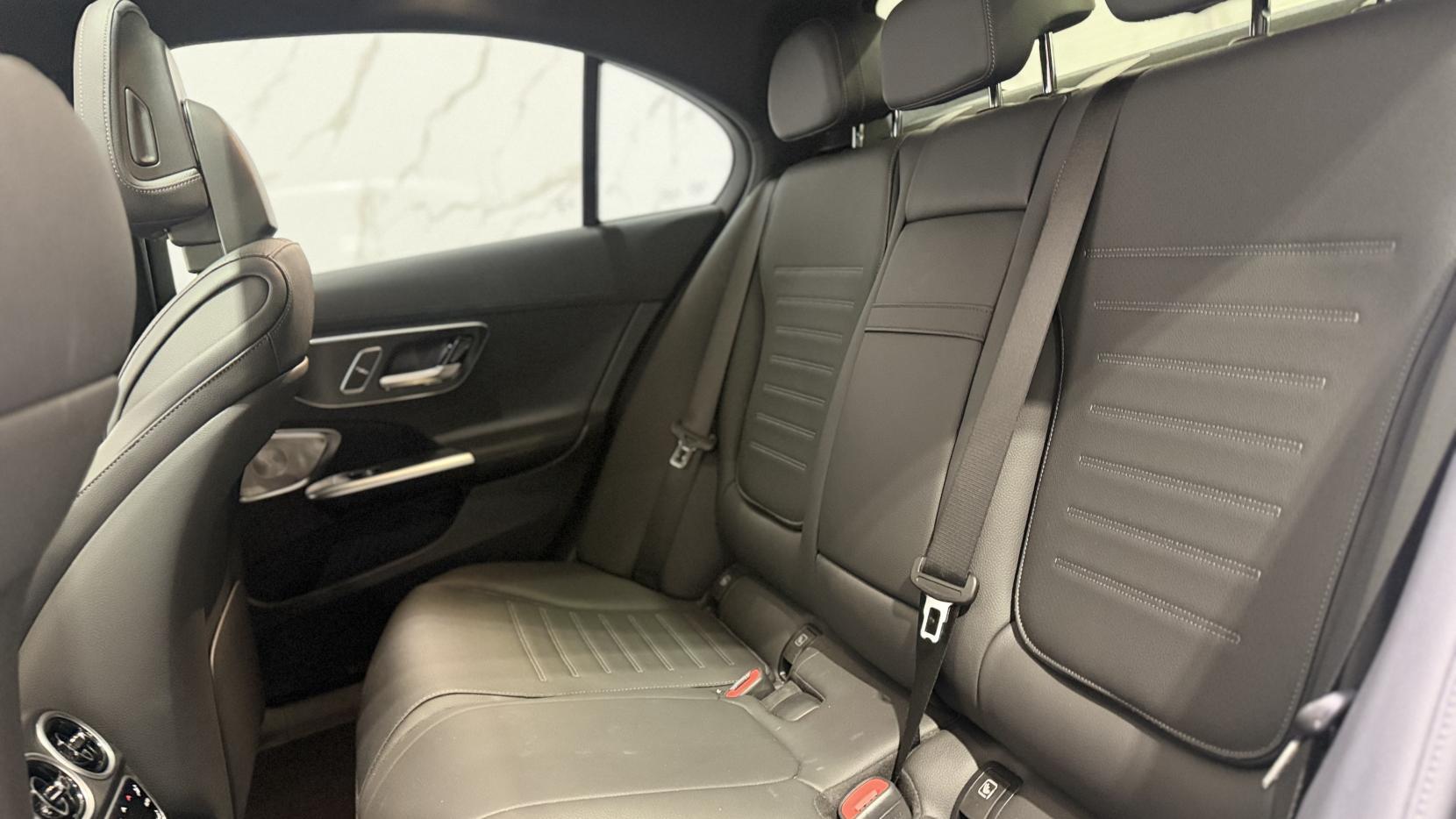 Mercedes-Benz C-Class view 30