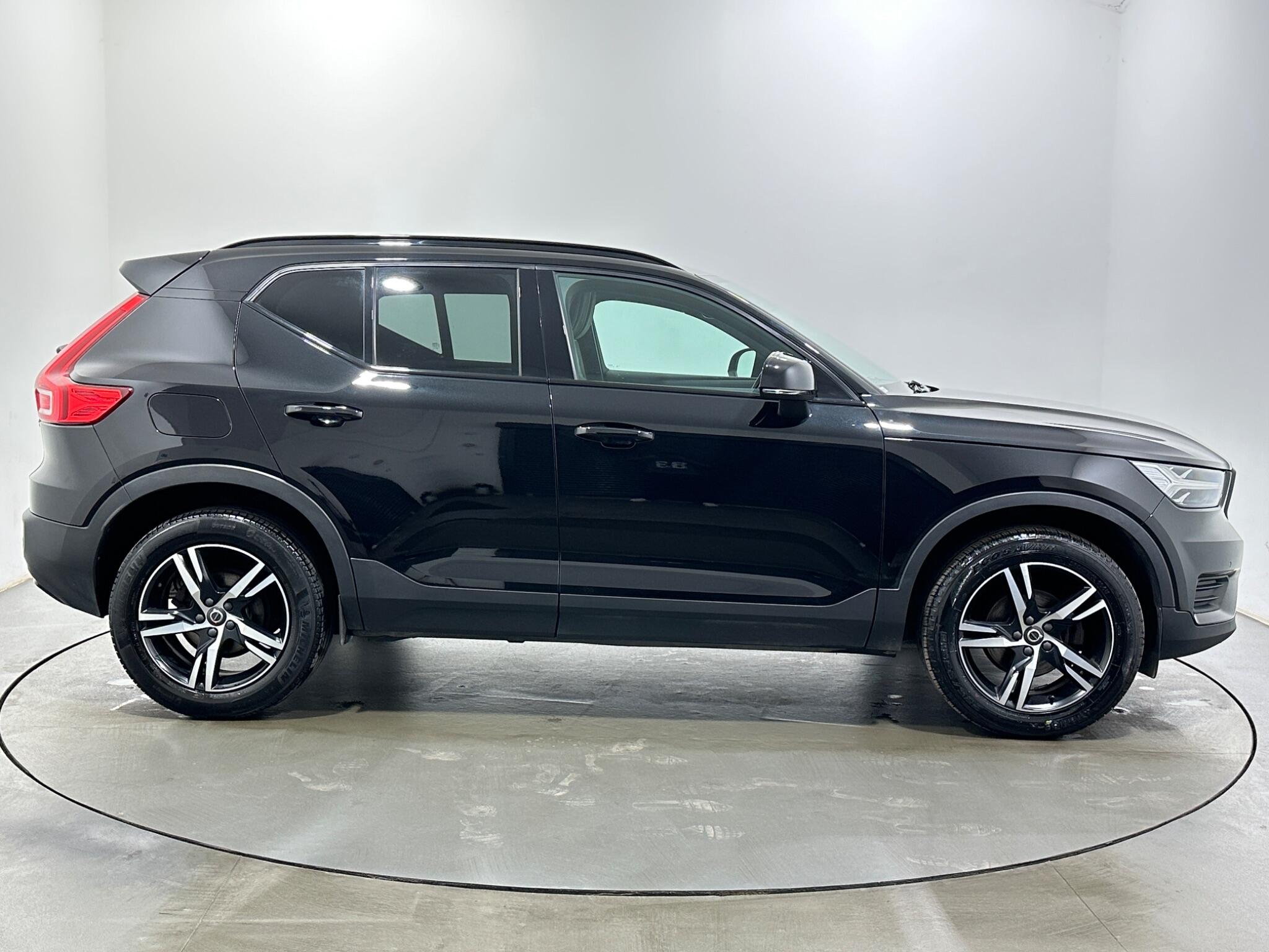 Volvo XC40 view 9