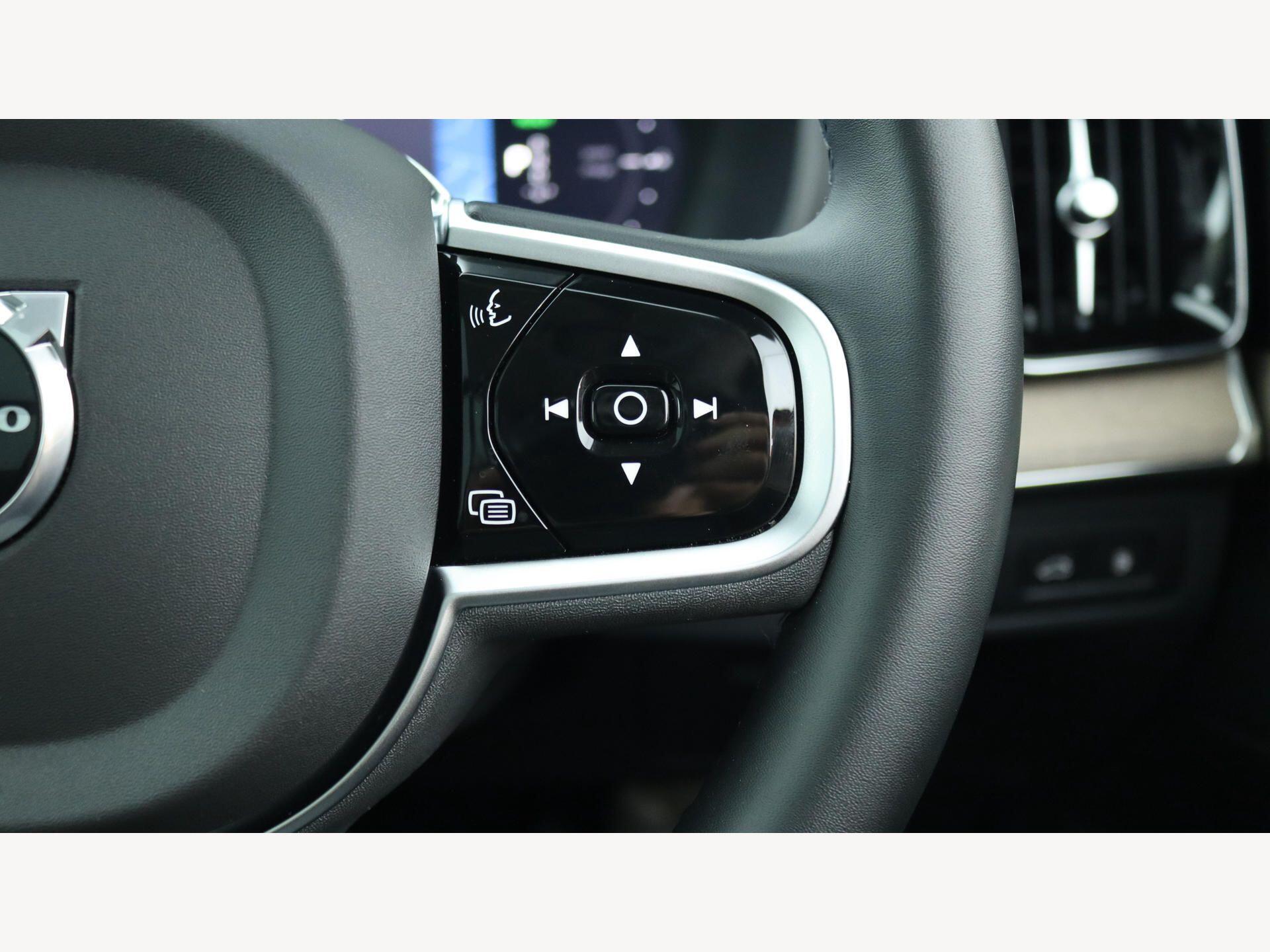 Volvo XC90 view 24