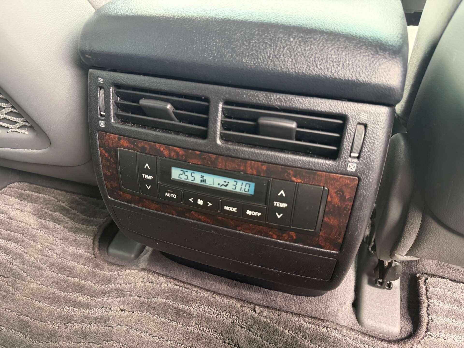 Toyota Land Cruiser view 18