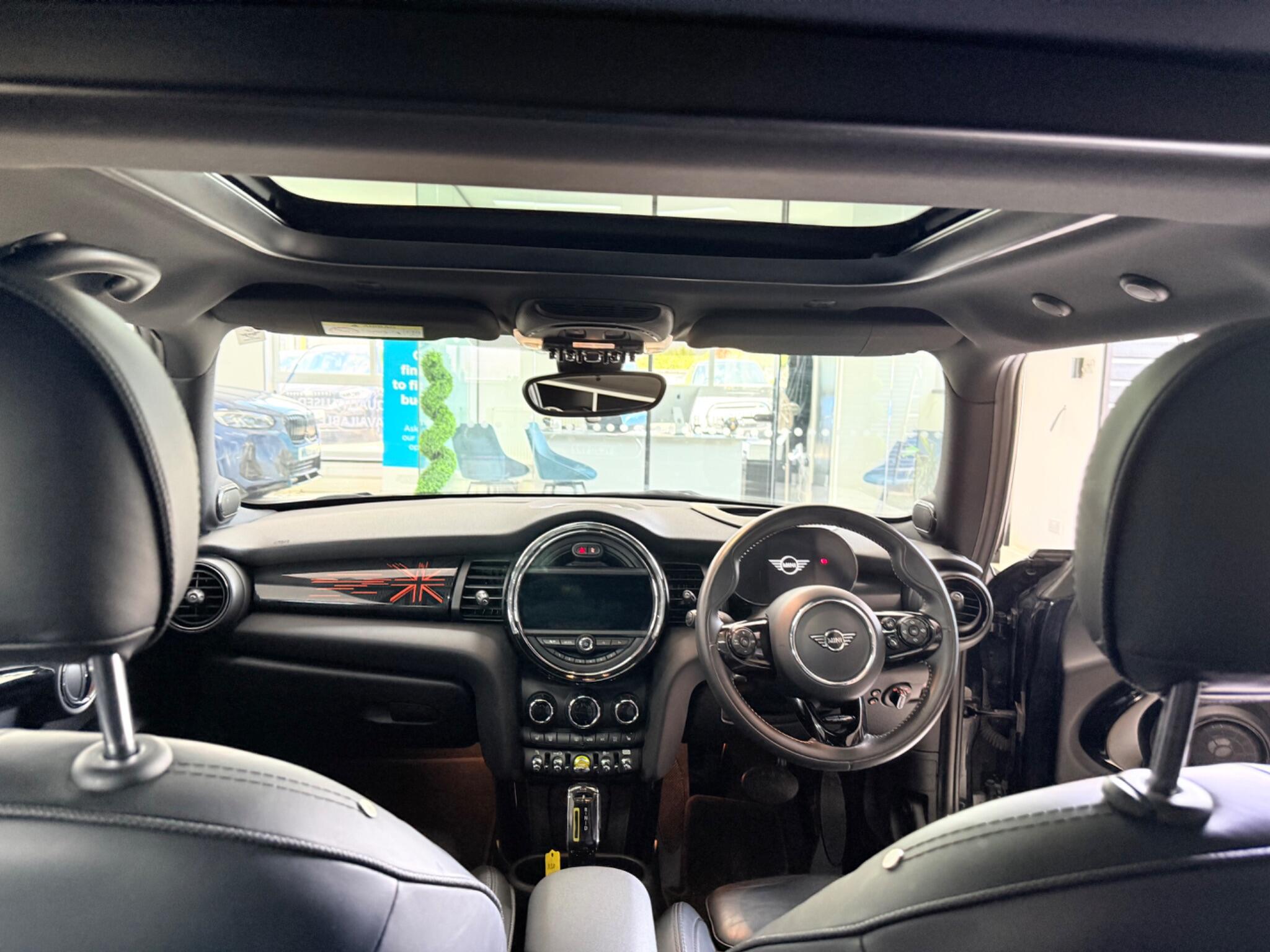 MINI Hatch view 5