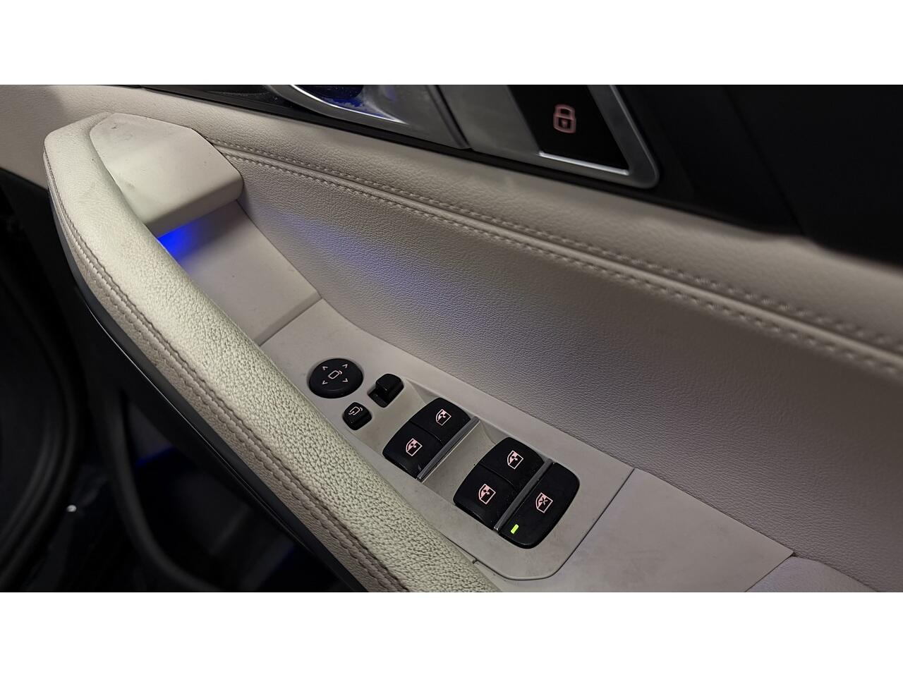BMW X6 view 15