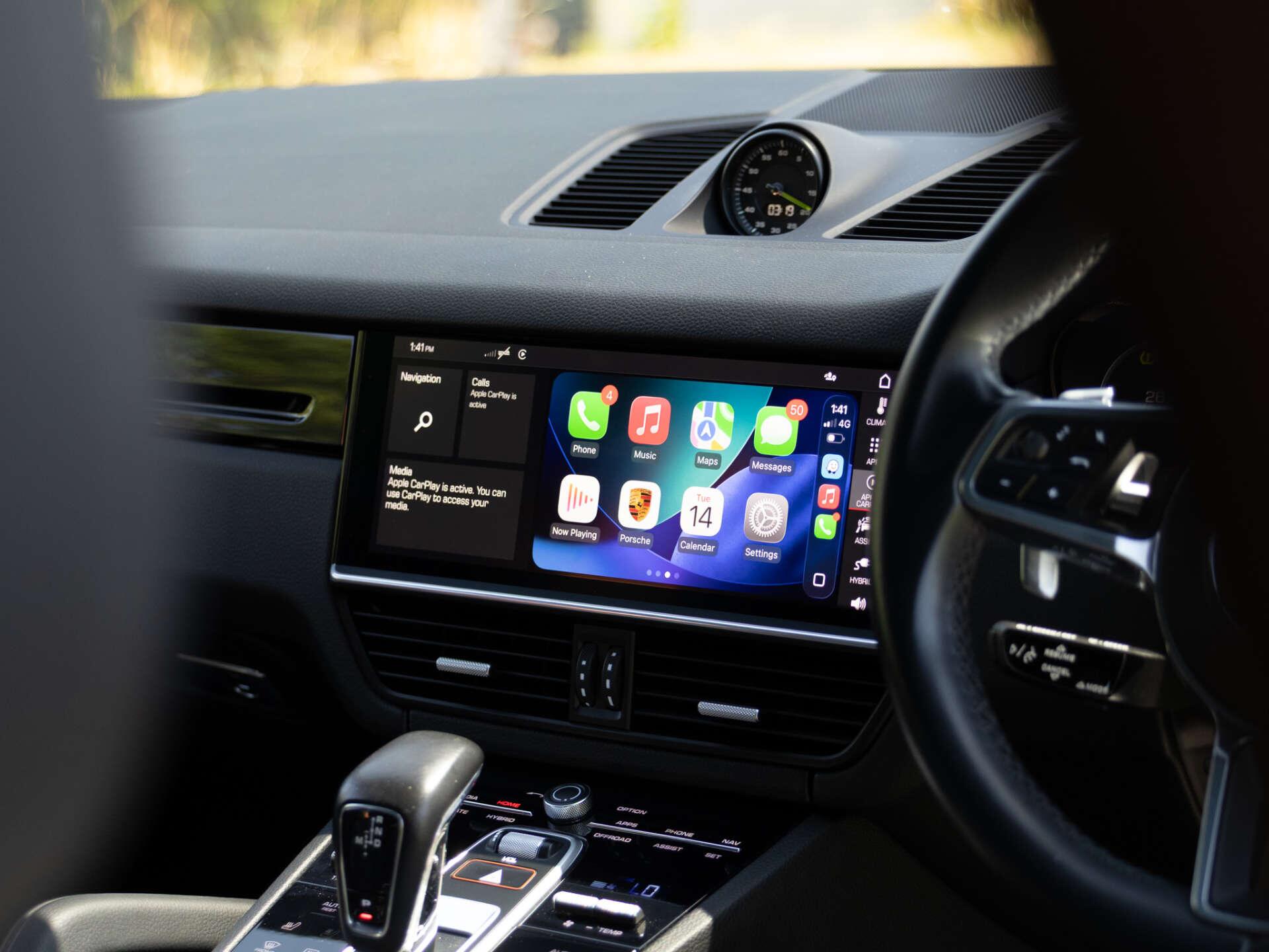 Porsche Cayenne view 36
