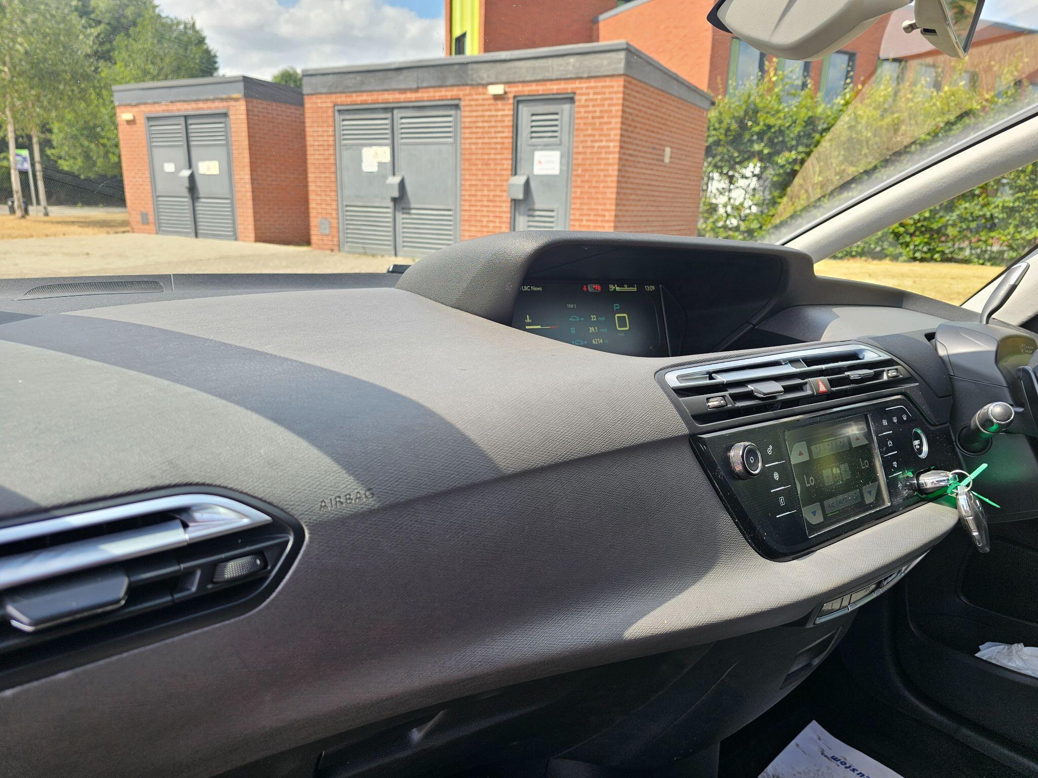 Citroen Grand C4 Picasso view 28