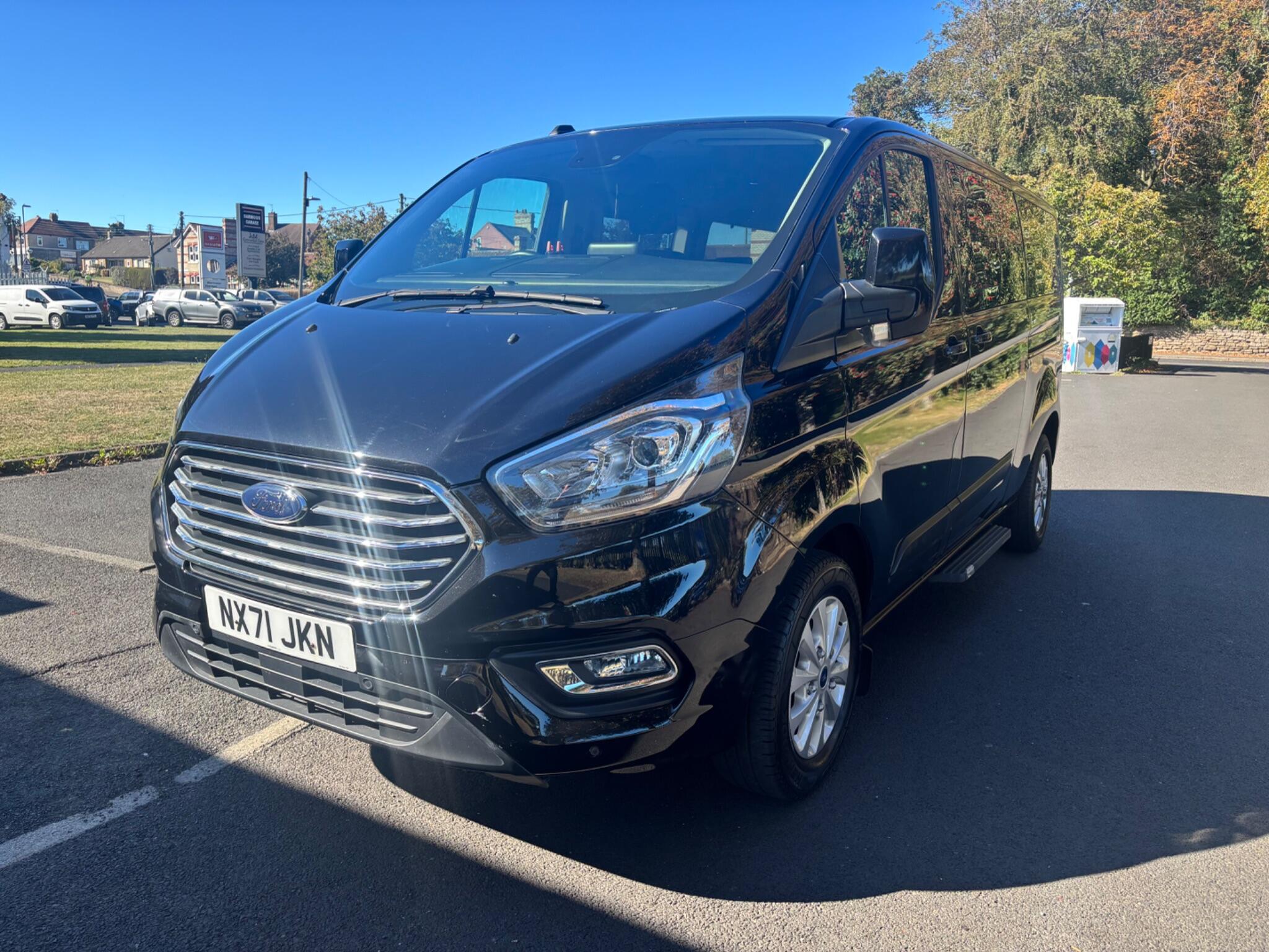 Ford Tourneo Custom view 3