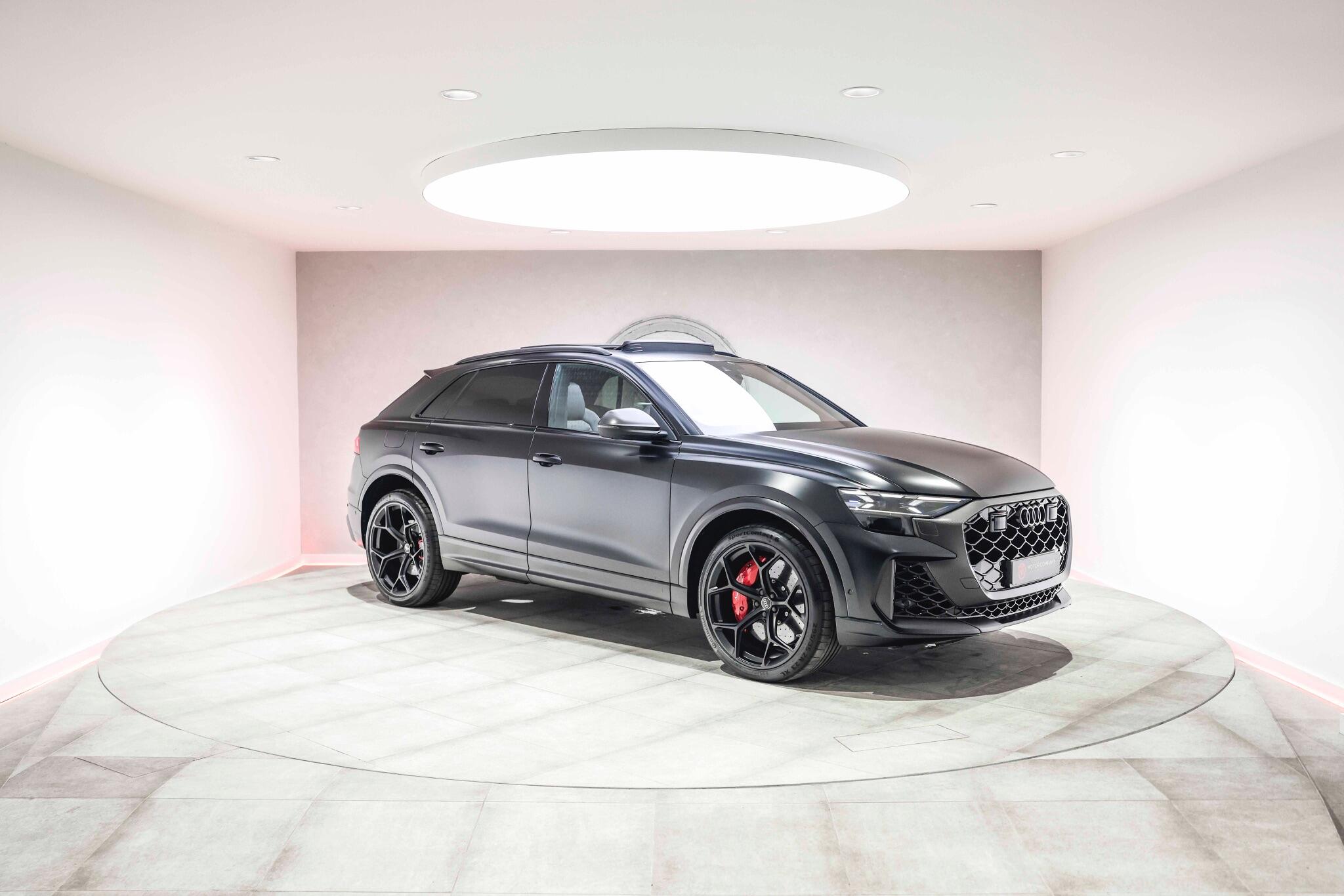 Audi RSQ8 view 14