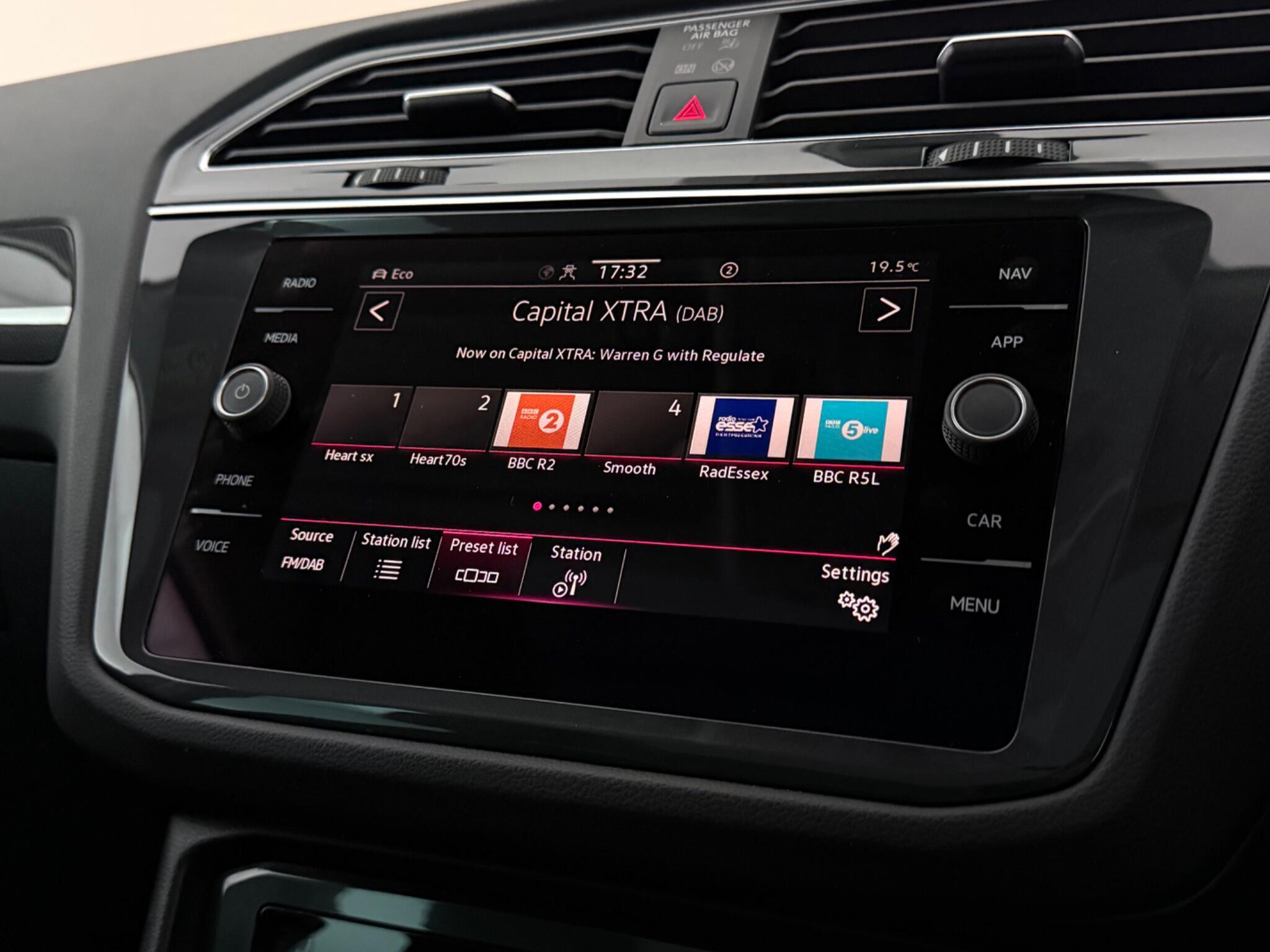 Volkswagen Tiguan view 29