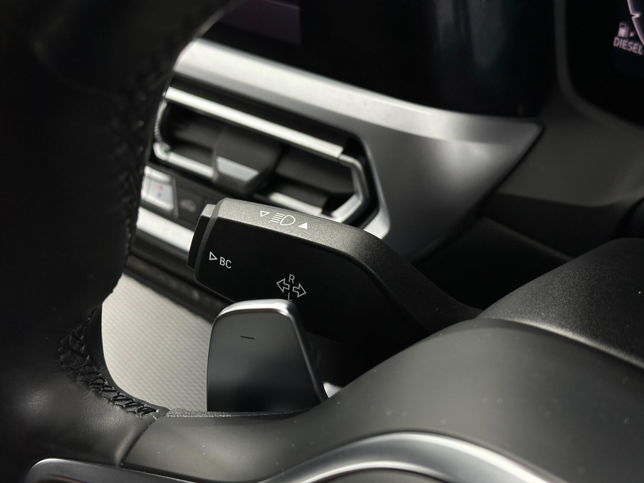 BMW 3 Series view 14